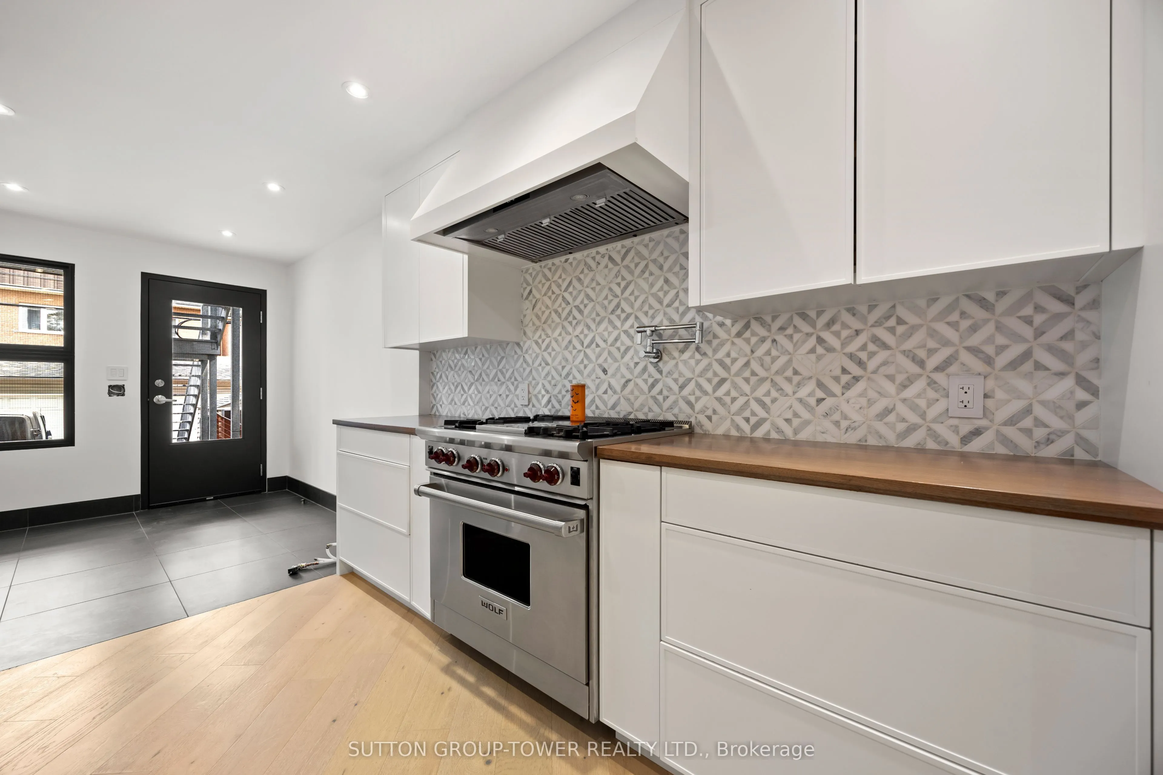 105 Campbell Avenue S, #2