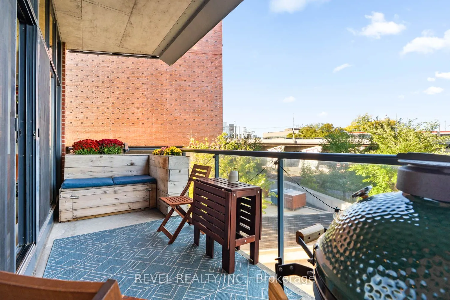 369 Sorauren Ave Avenue, #204