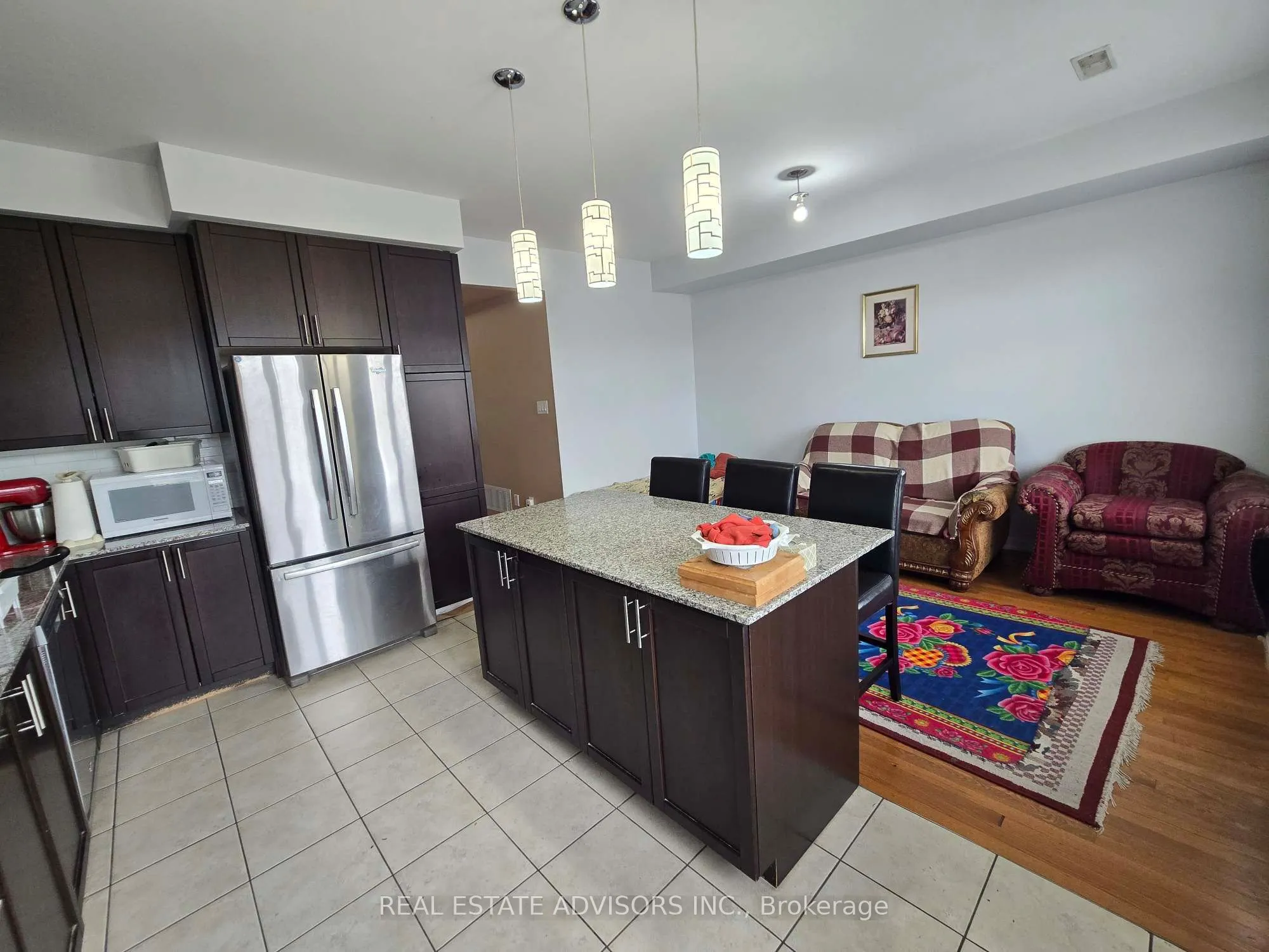 1272 Main Street E