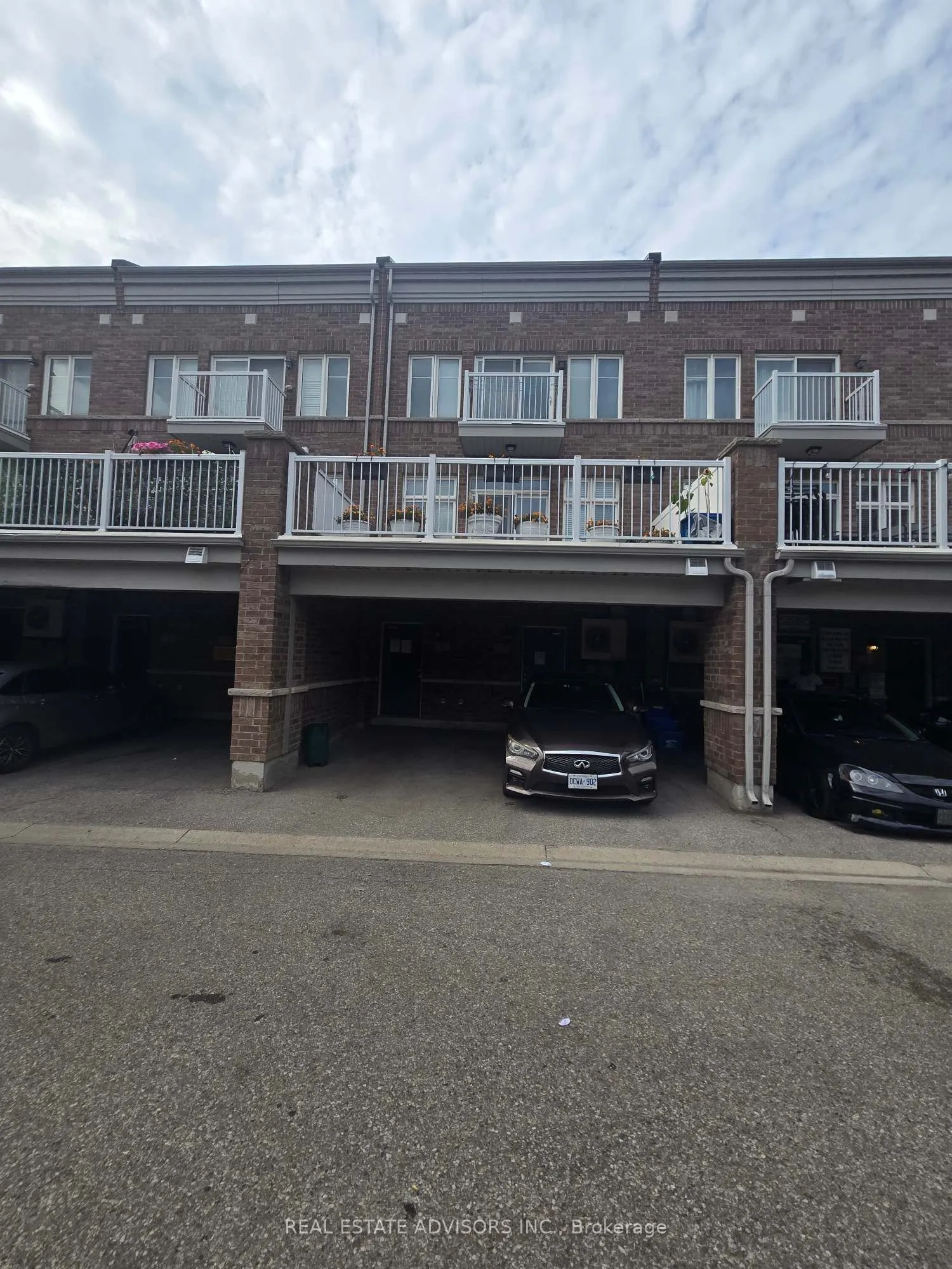 1272 Main Street E