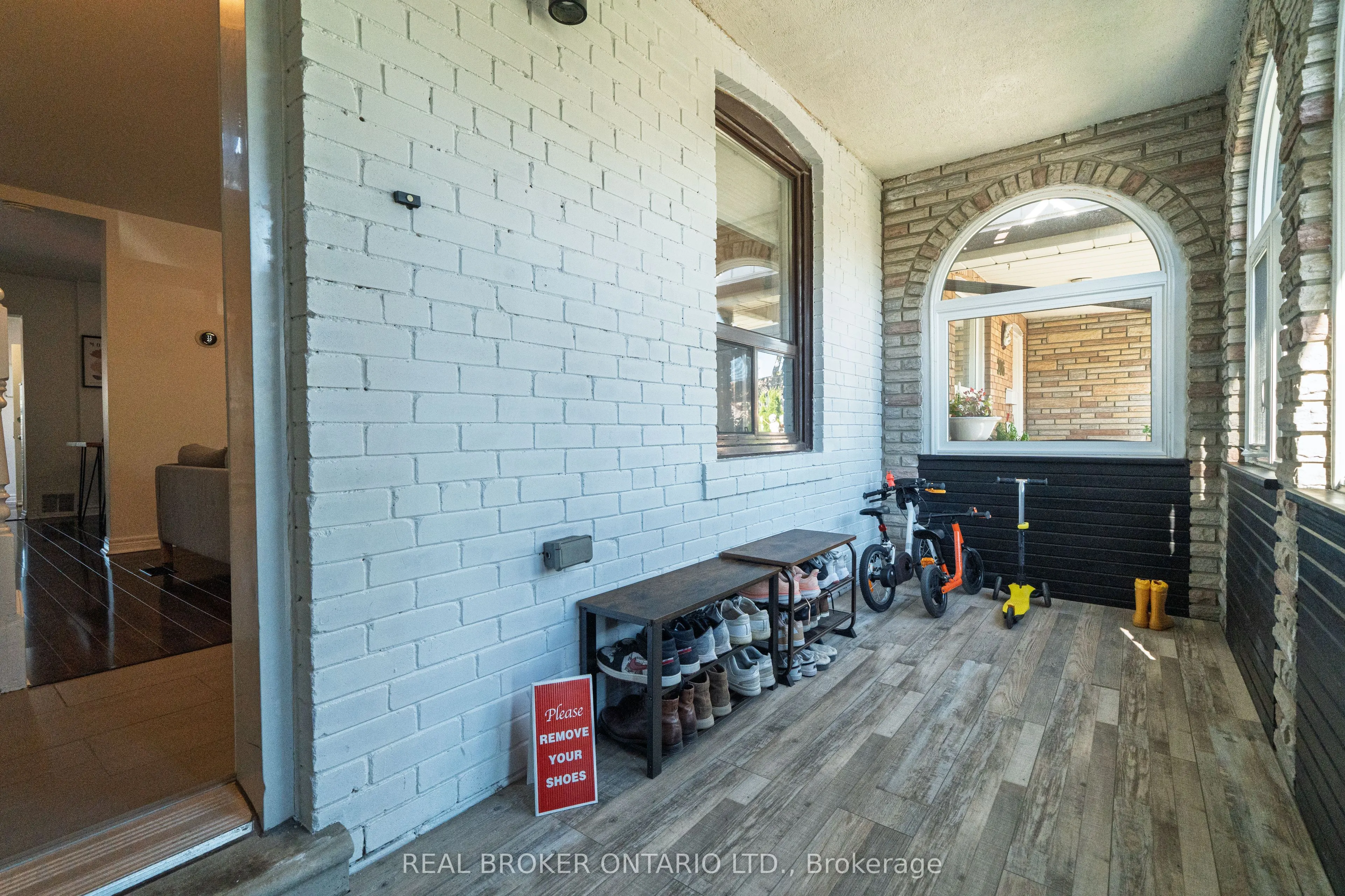 204 Earlscourt Avenue W