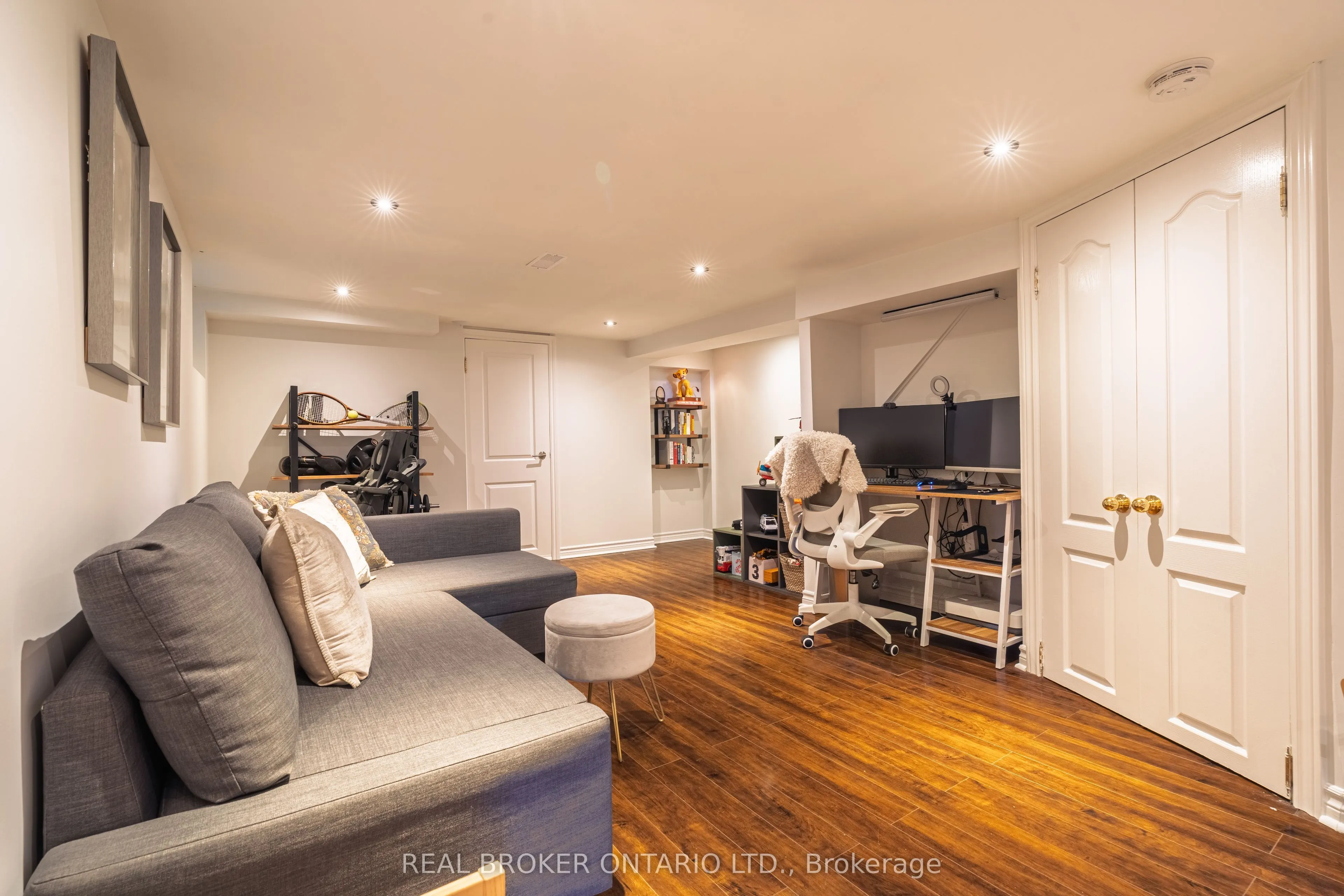 204 Earlscourt Avenue W