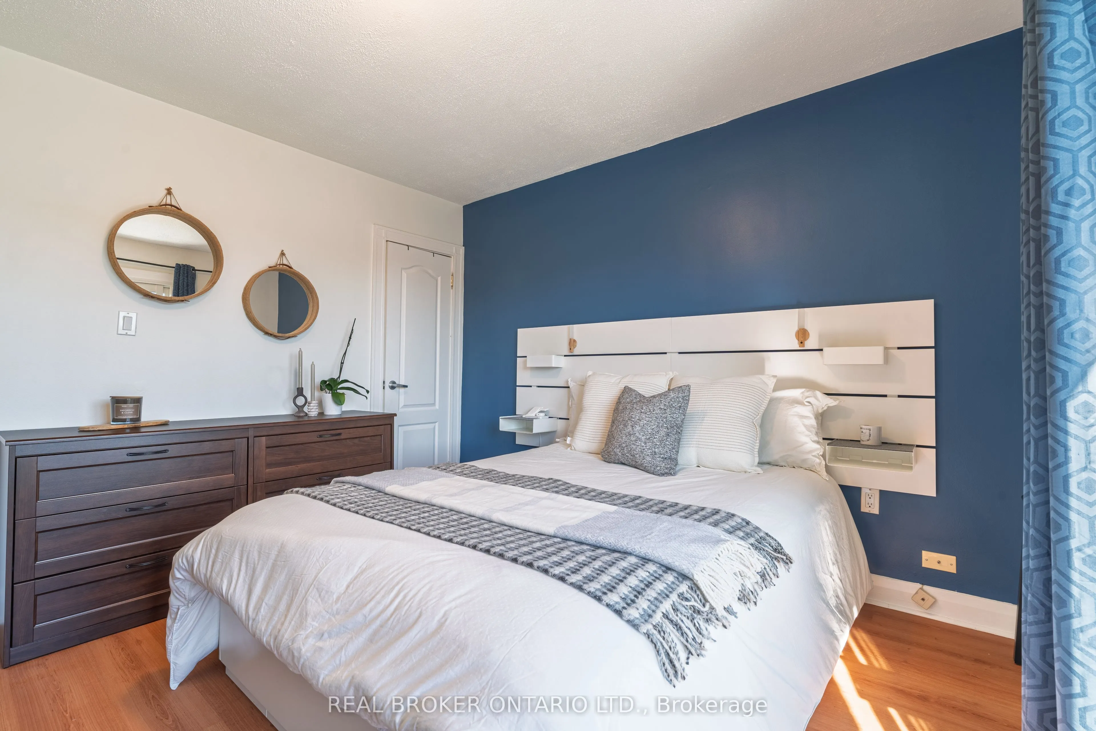 204 Earlscourt Avenue W