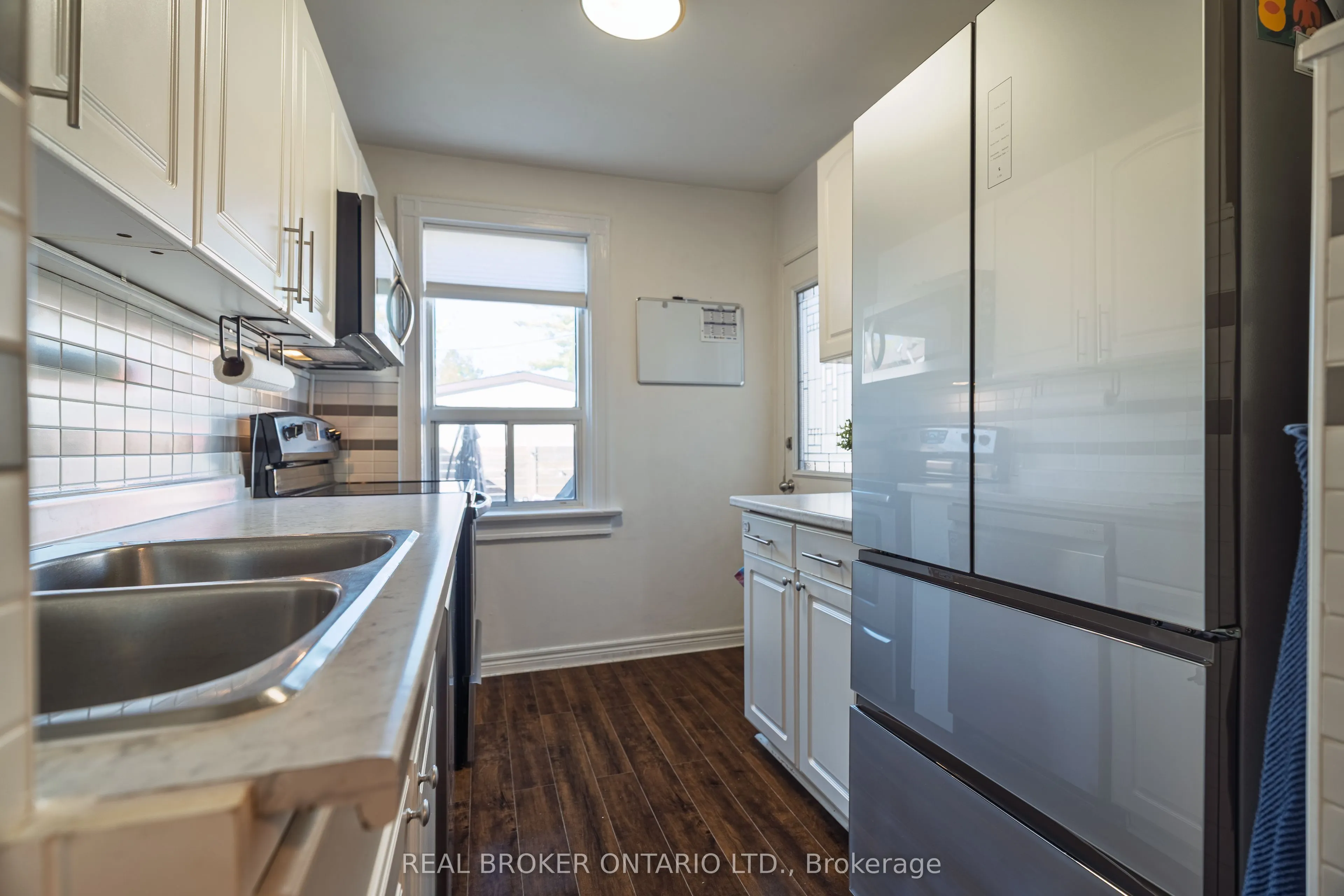 204 Earlscourt Avenue W