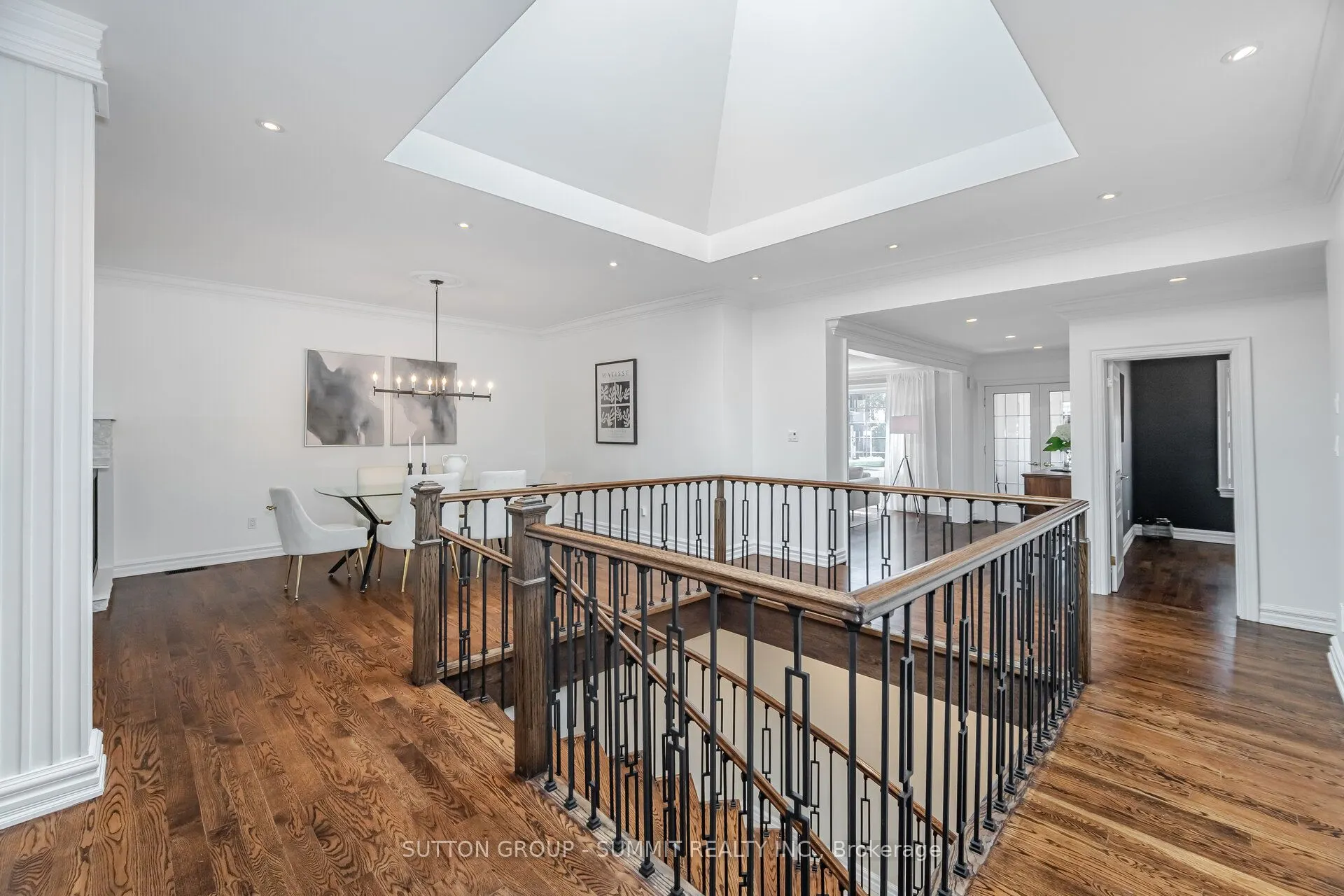1195 Crestdale Road