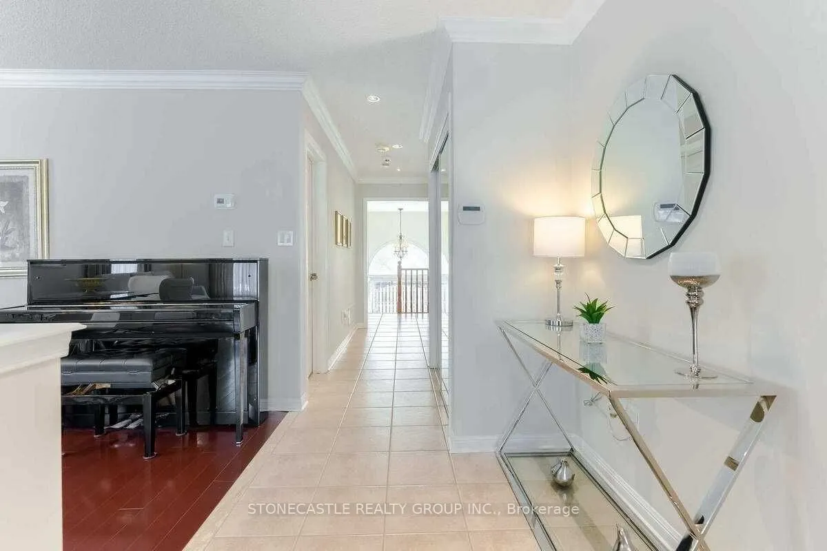 1643 Allan Crescent