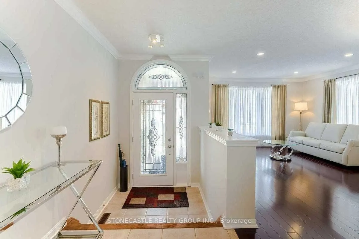 1643 Allan Crescent