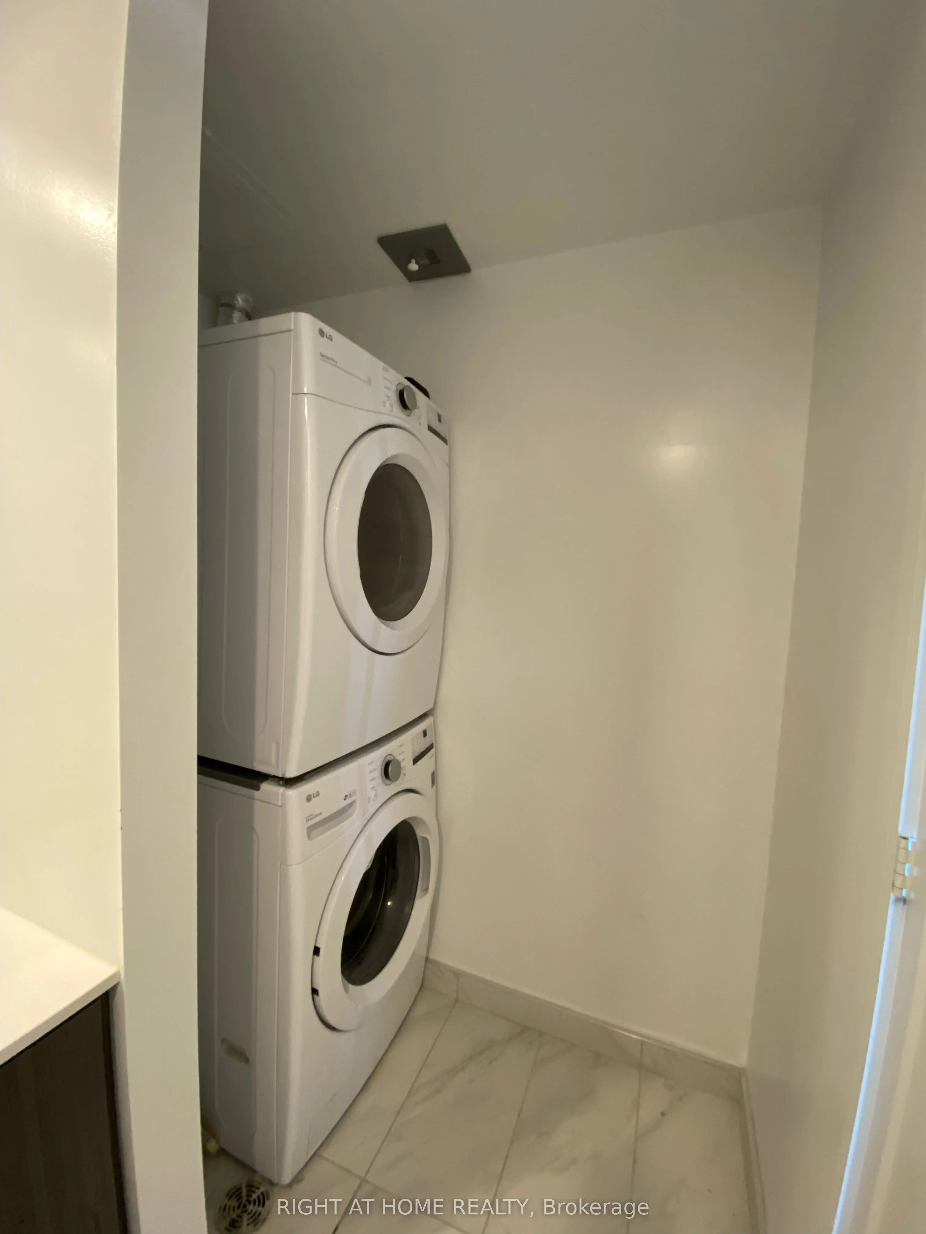 70 ANNIE CRAIG Drive, #3009