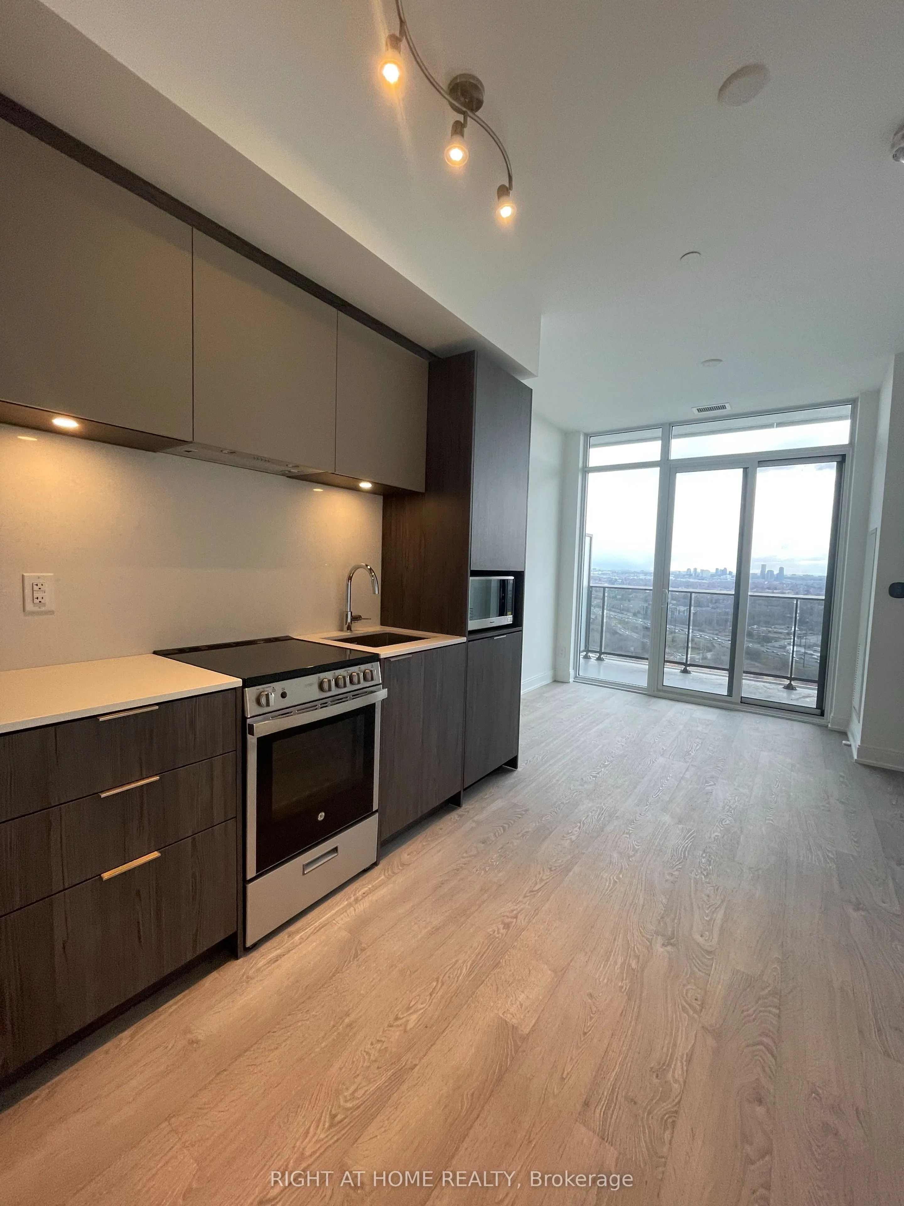 70 ANNIE CRAIG Drive, #3009