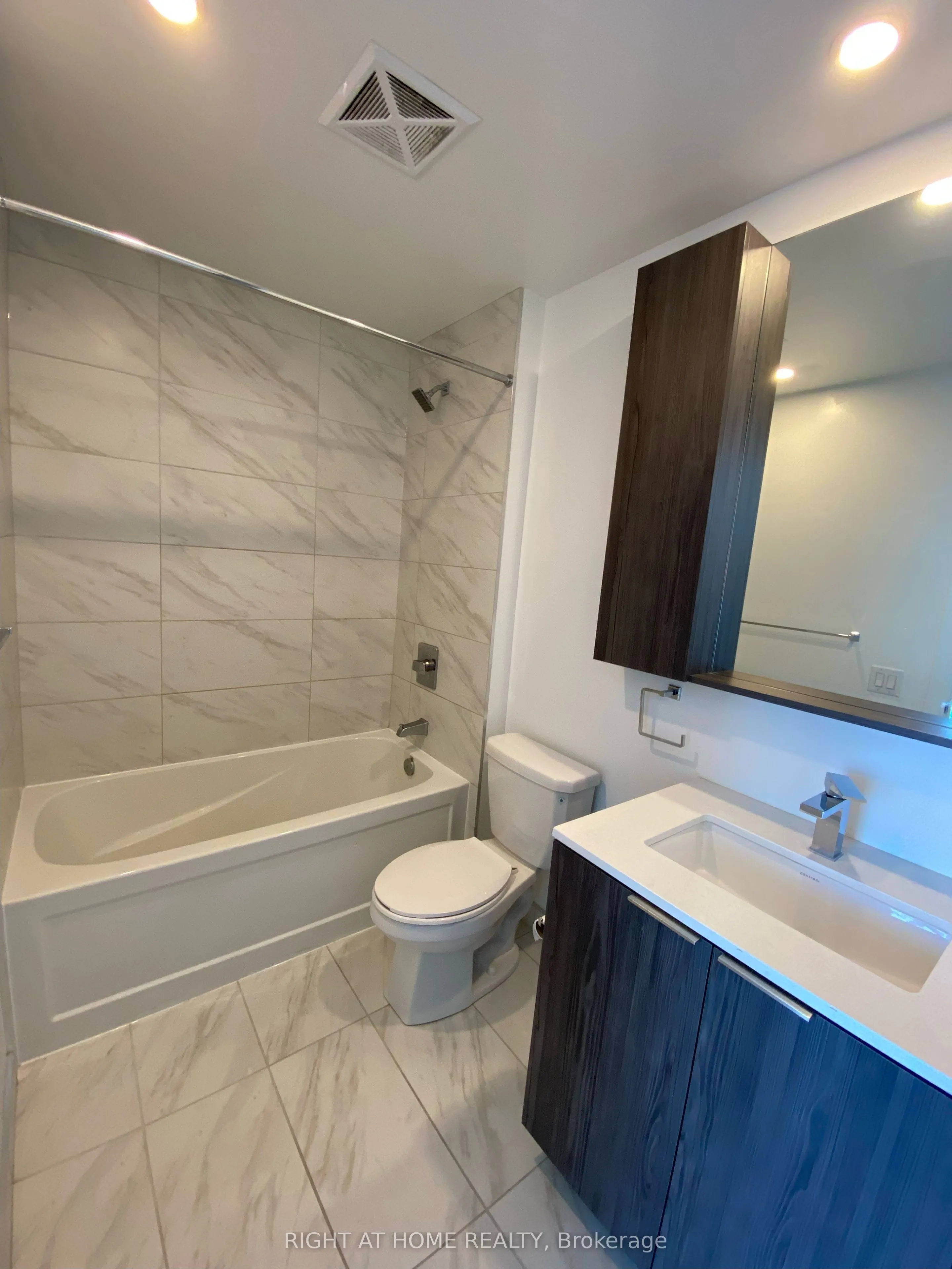 70 ANNIE CRAIG Drive, #3009