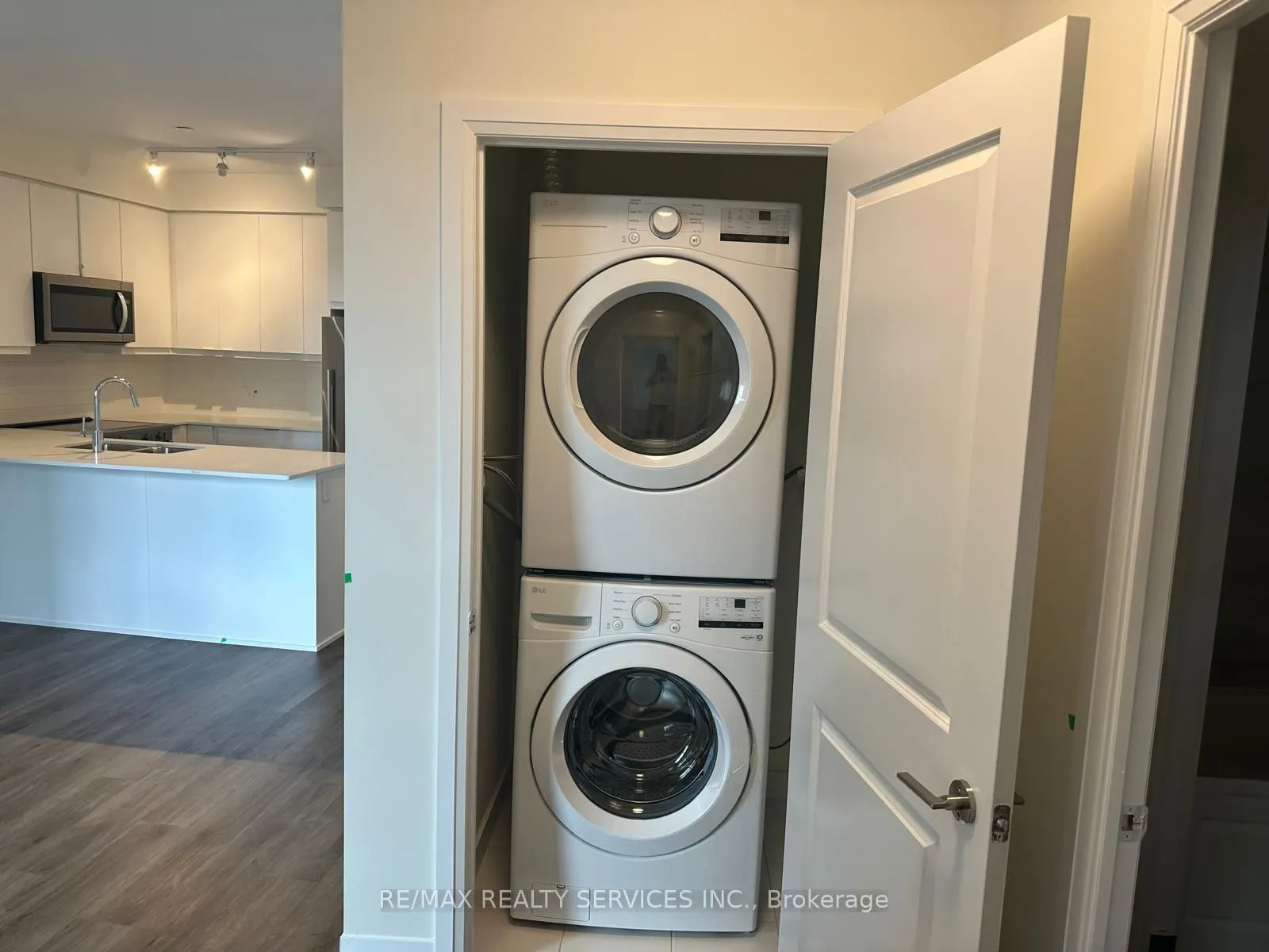 15 Watergarden Drive, #414
