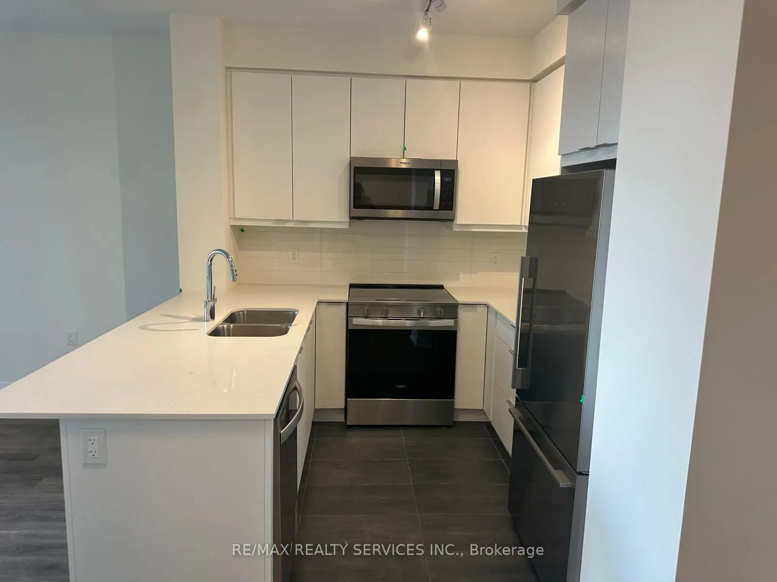 15 Watergarden Drive, #414