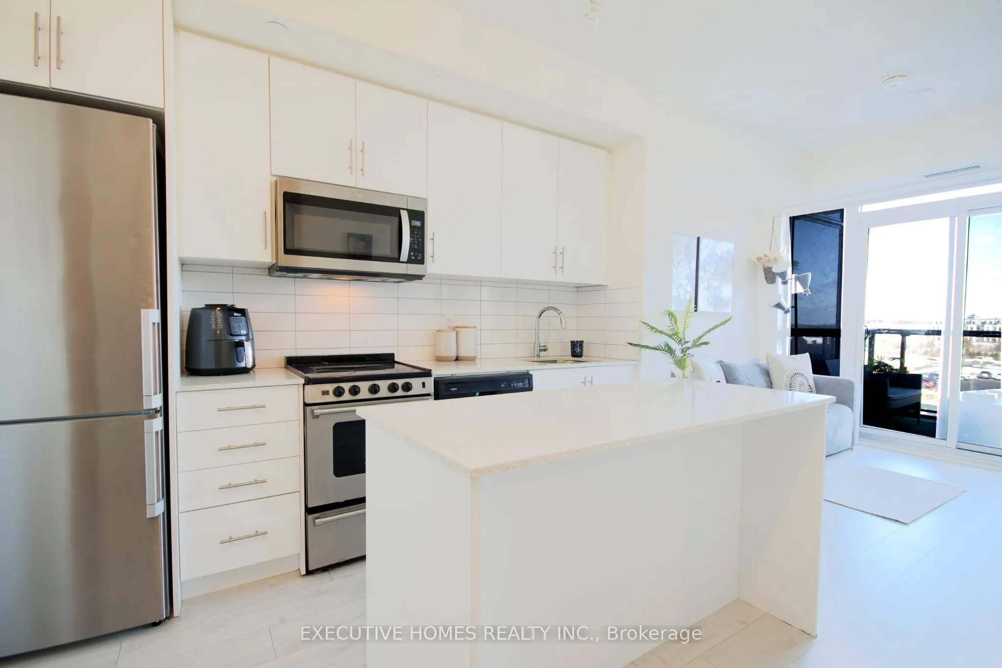 509 Dundas Street, #411