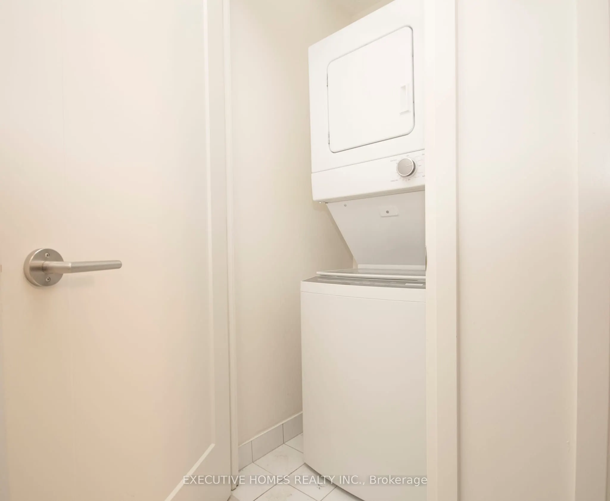 509 Dundas Street, #411
