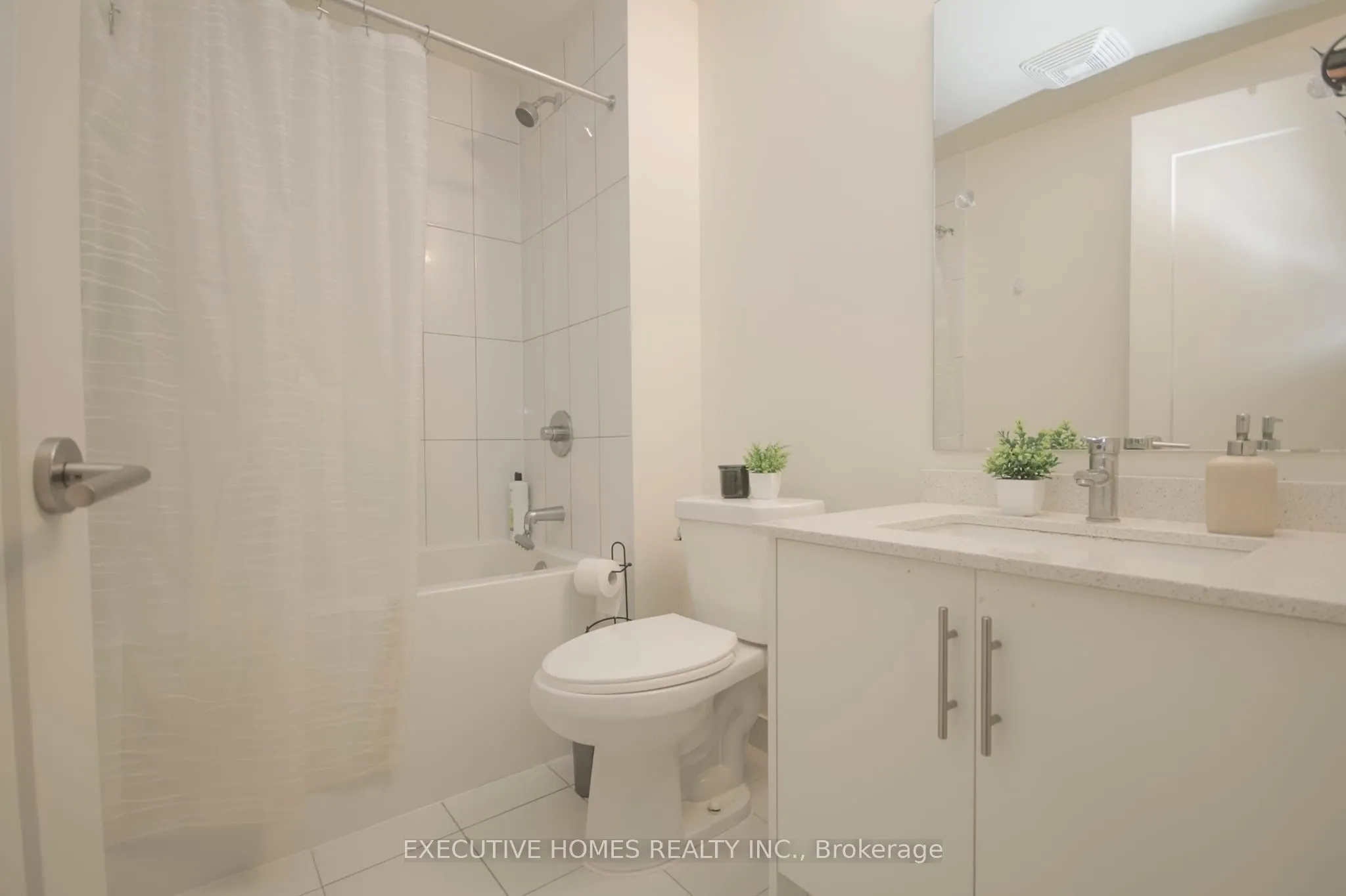509 Dundas Street, #411