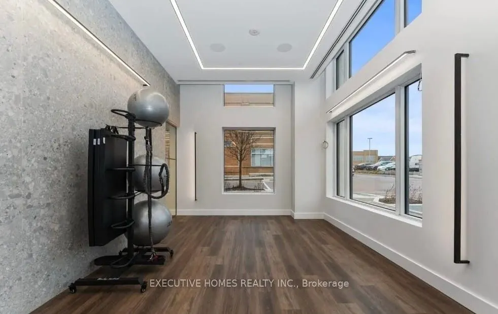 509 Dundas Street, #411