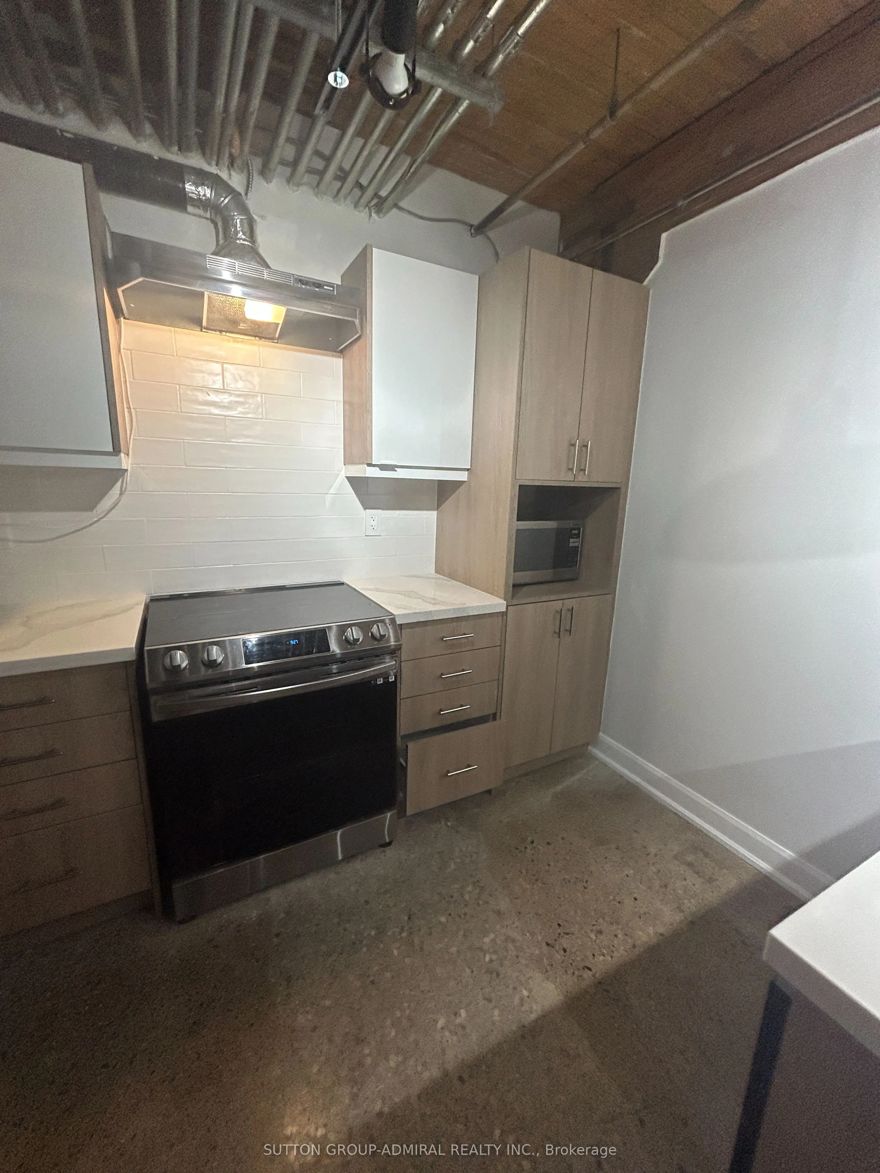 34 Noble Street, #L101