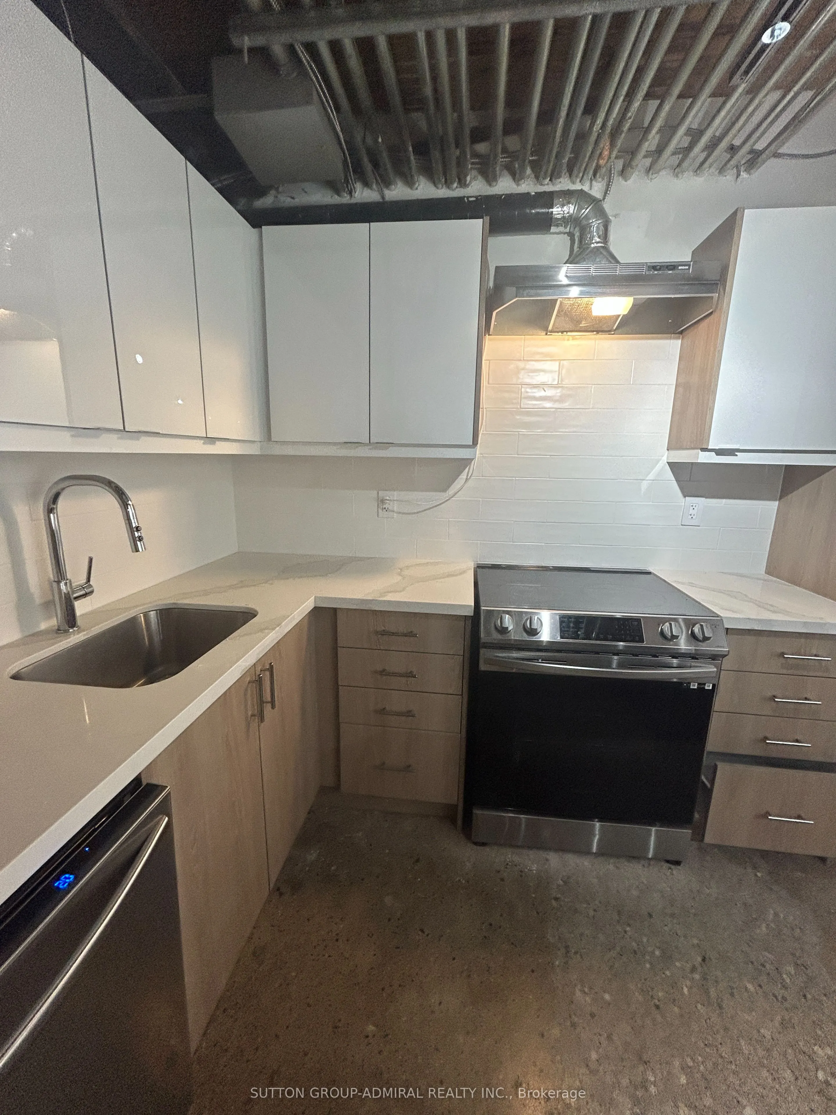 34 Noble Street, #L101