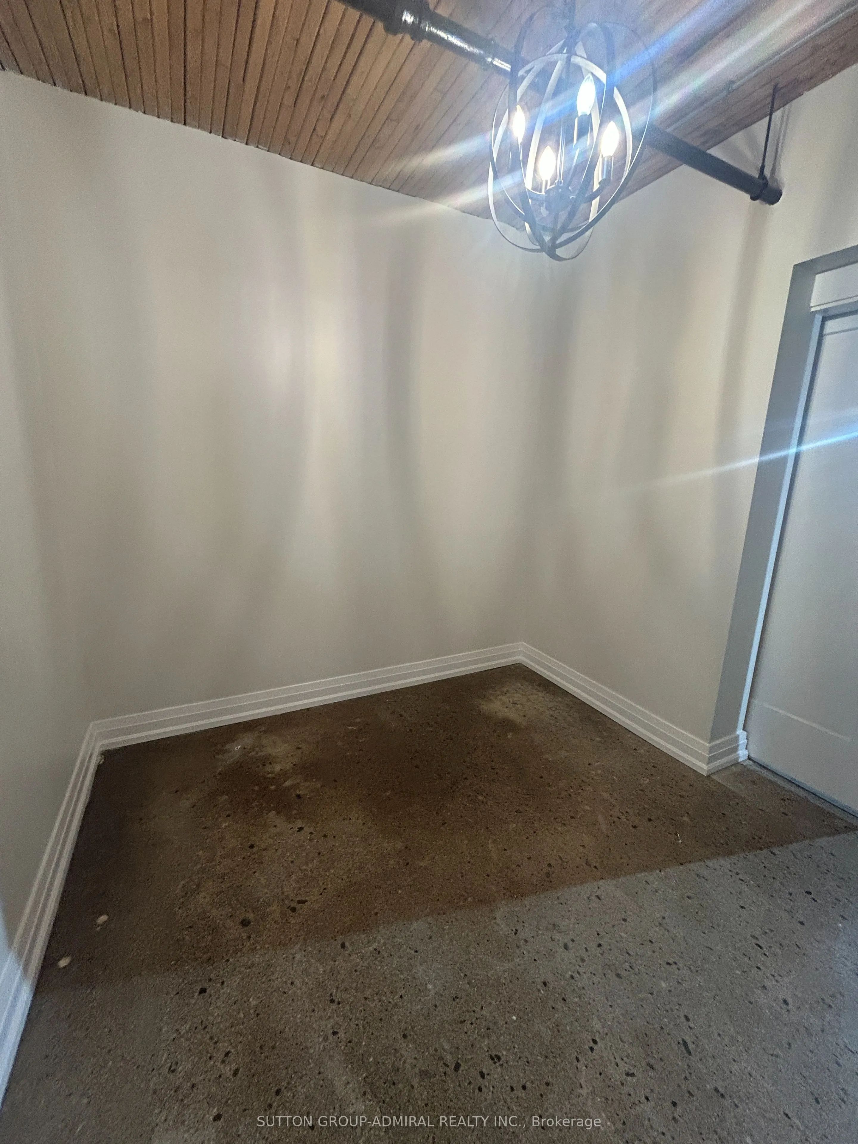 34 Noble Street, #L101