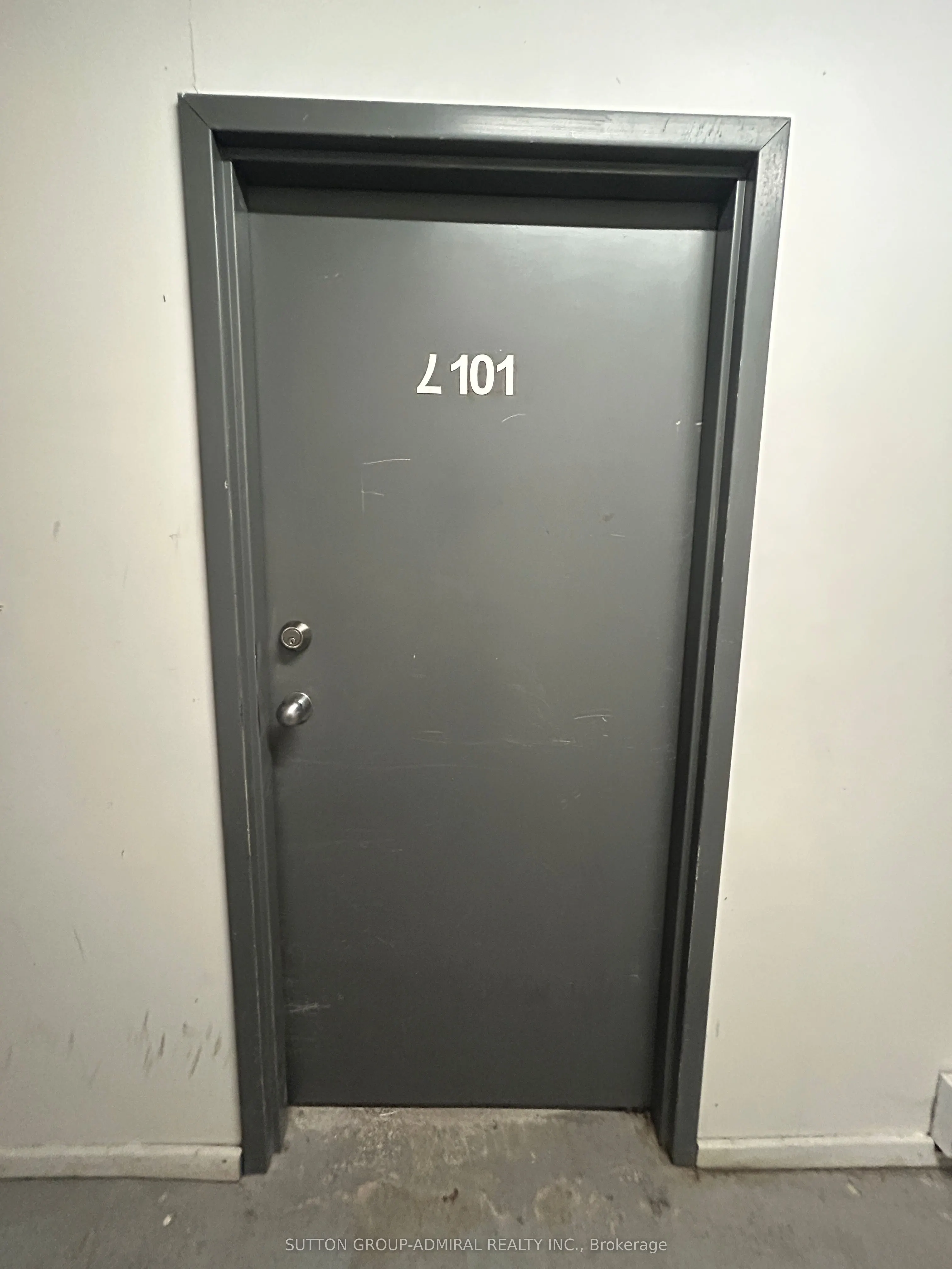 34 Noble Street, #L101