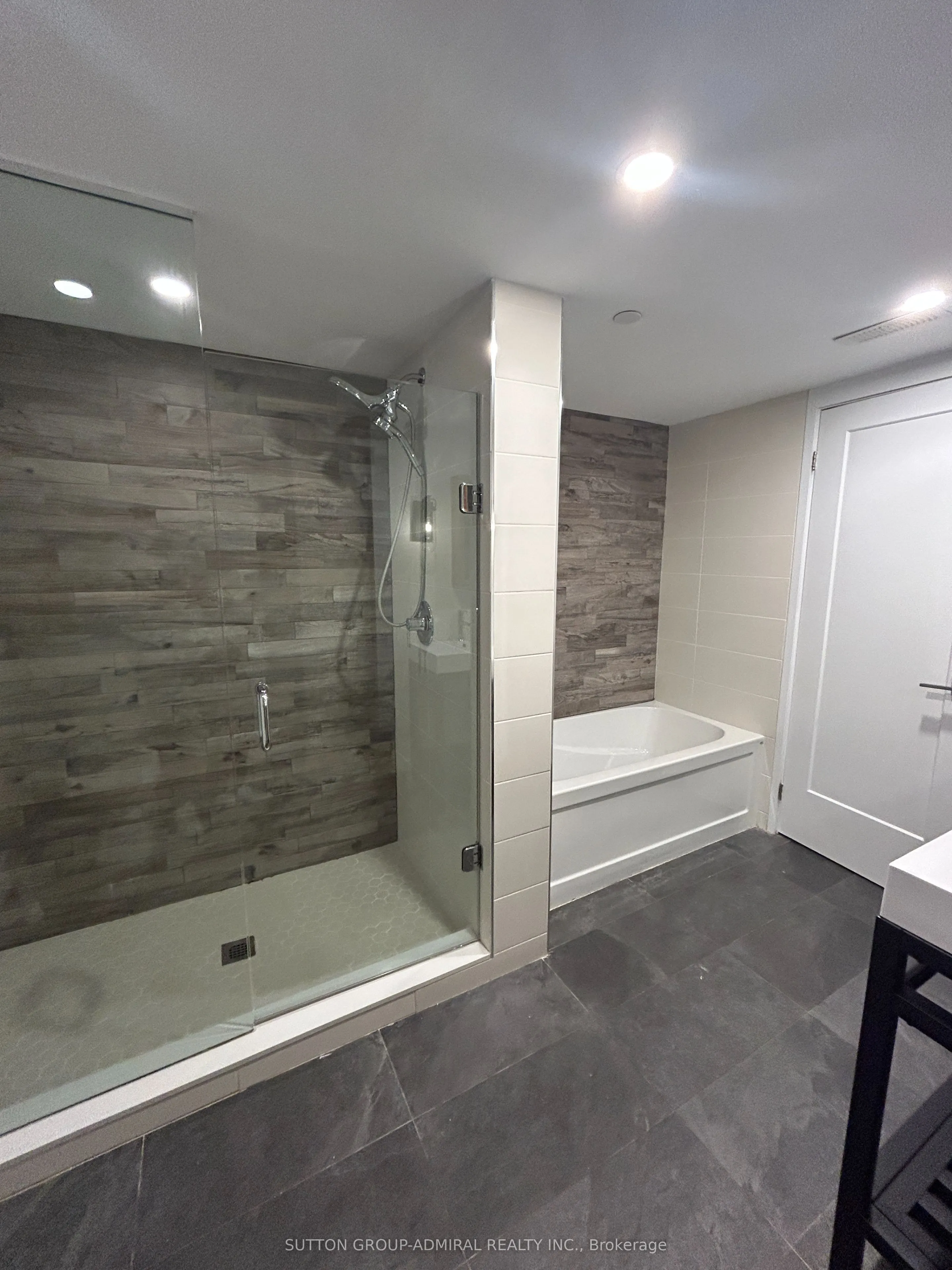 34 Noble Street, #L102