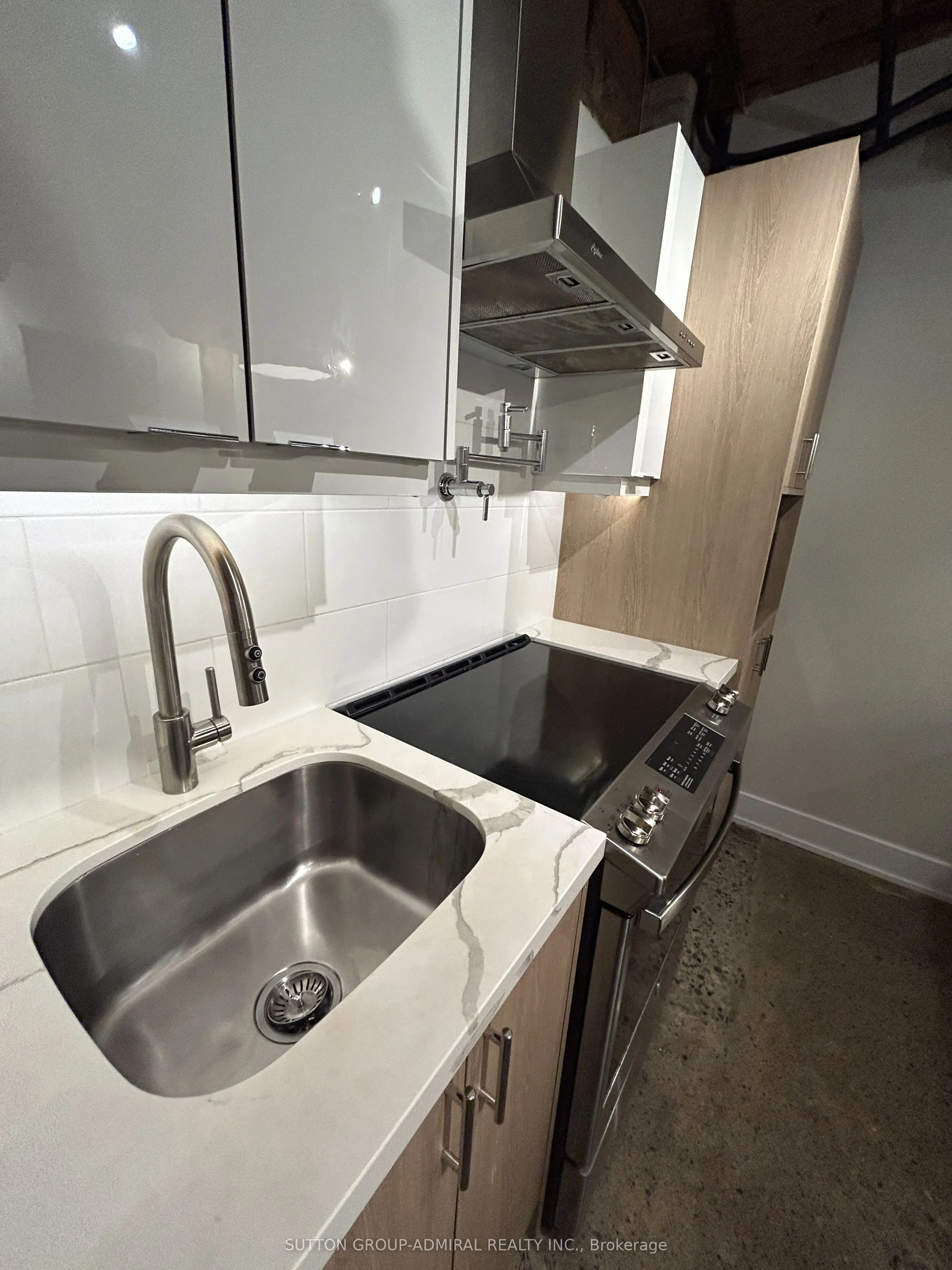 34 Noble Street, #L102