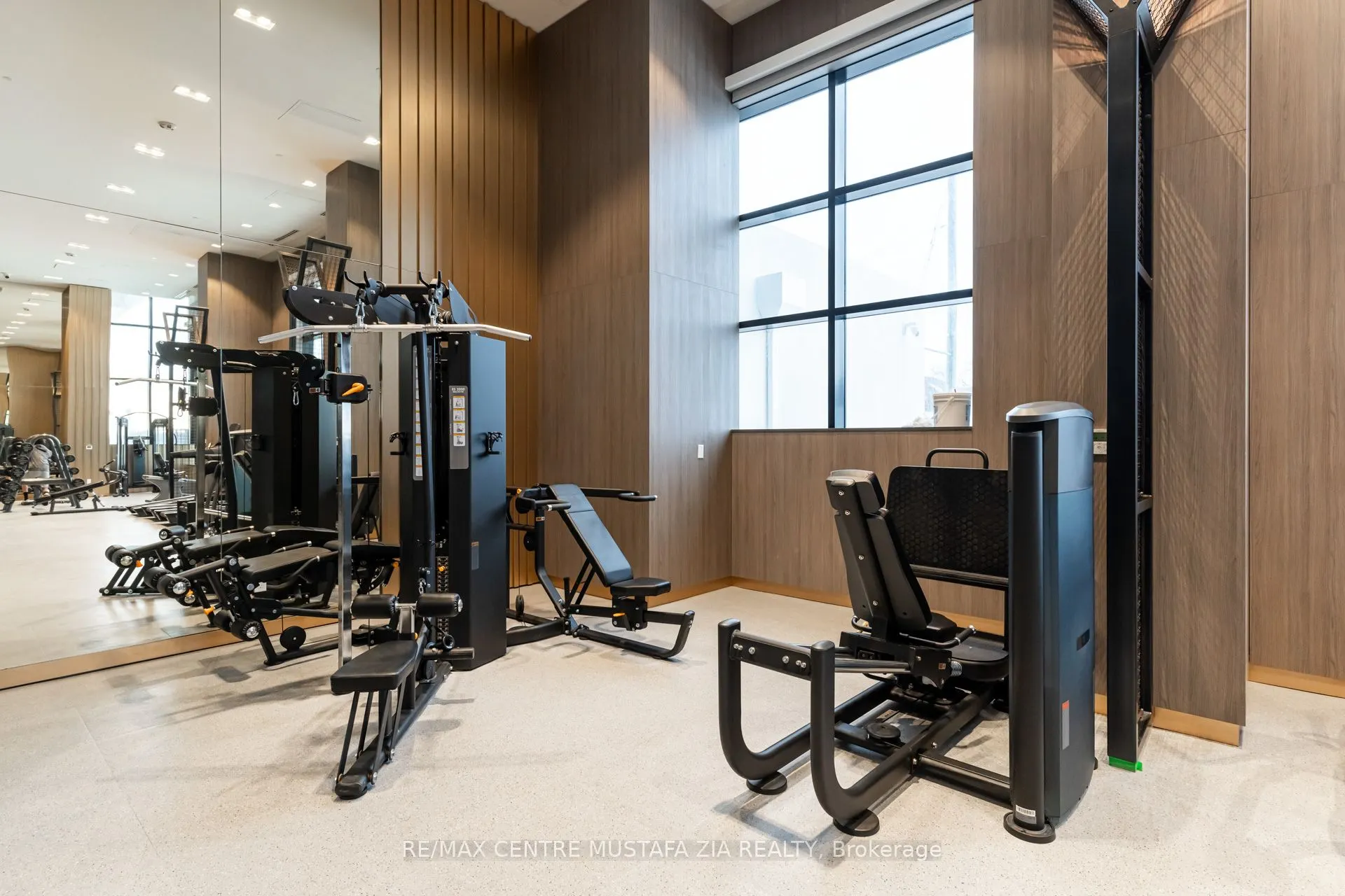 395 Dundas Street W, #217