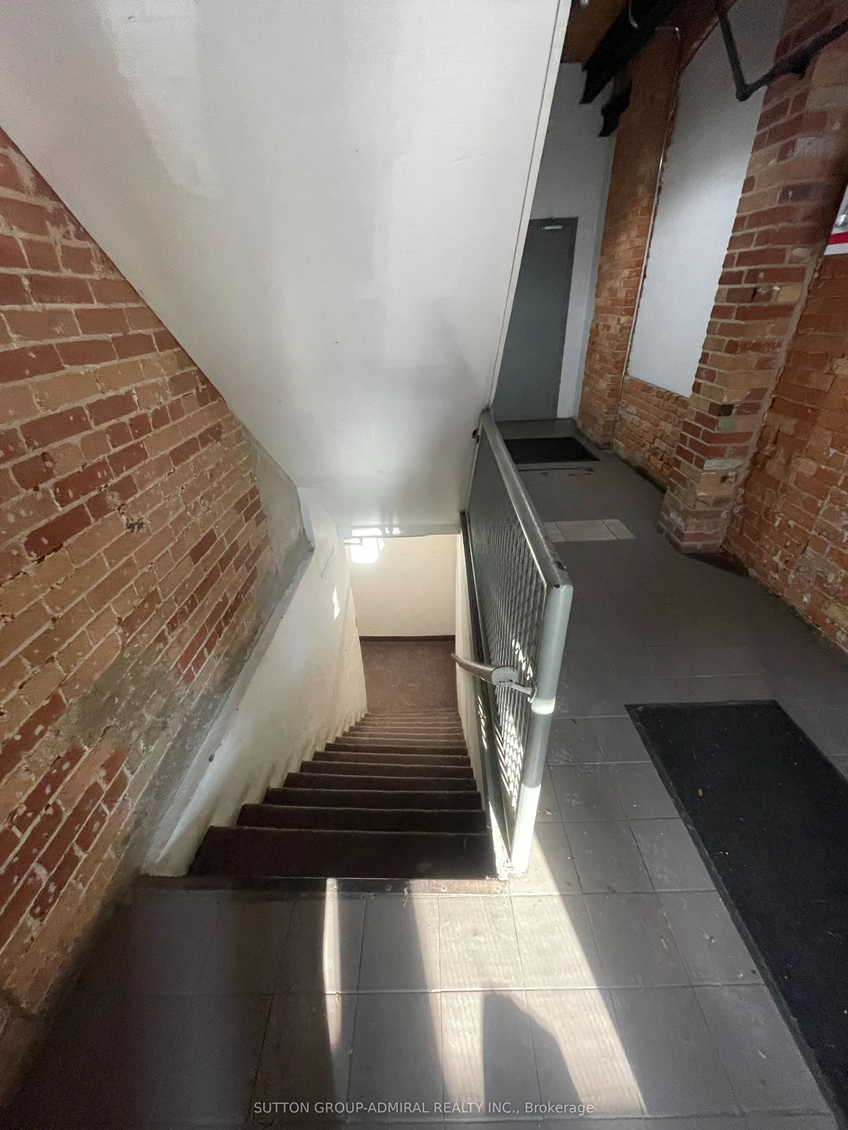 34 Noble Street, #L103