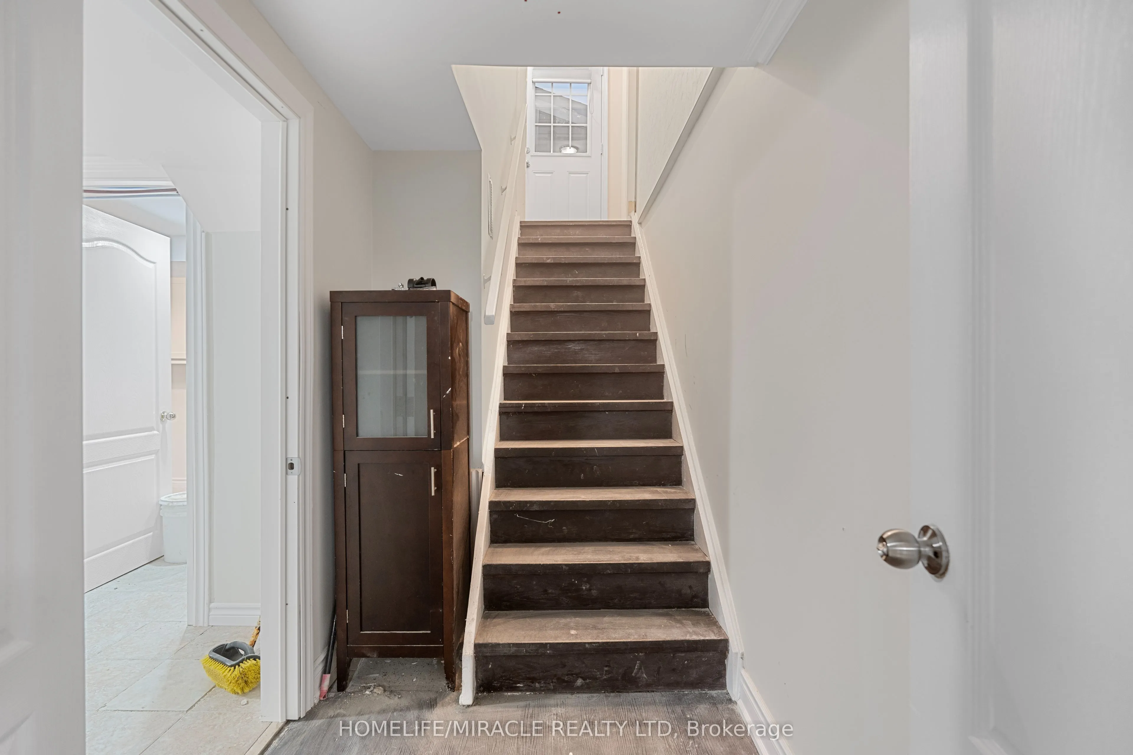 31 Farmington Drive