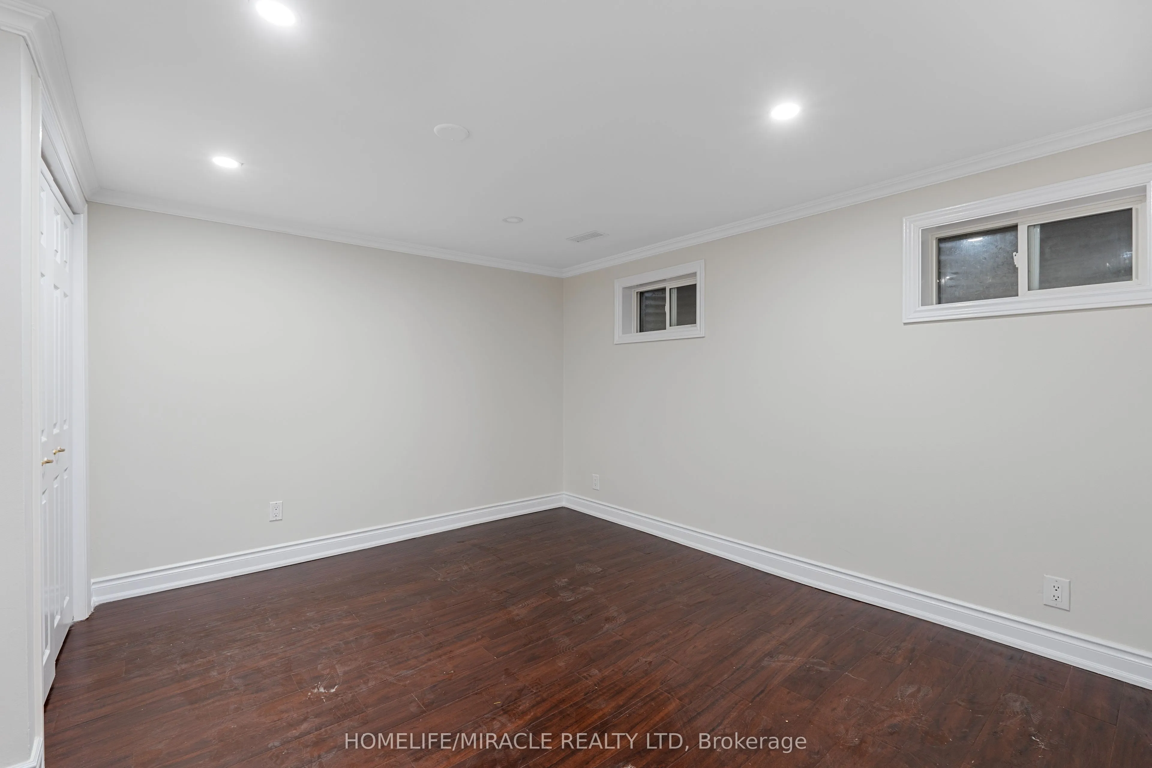 31 Farmington Drive