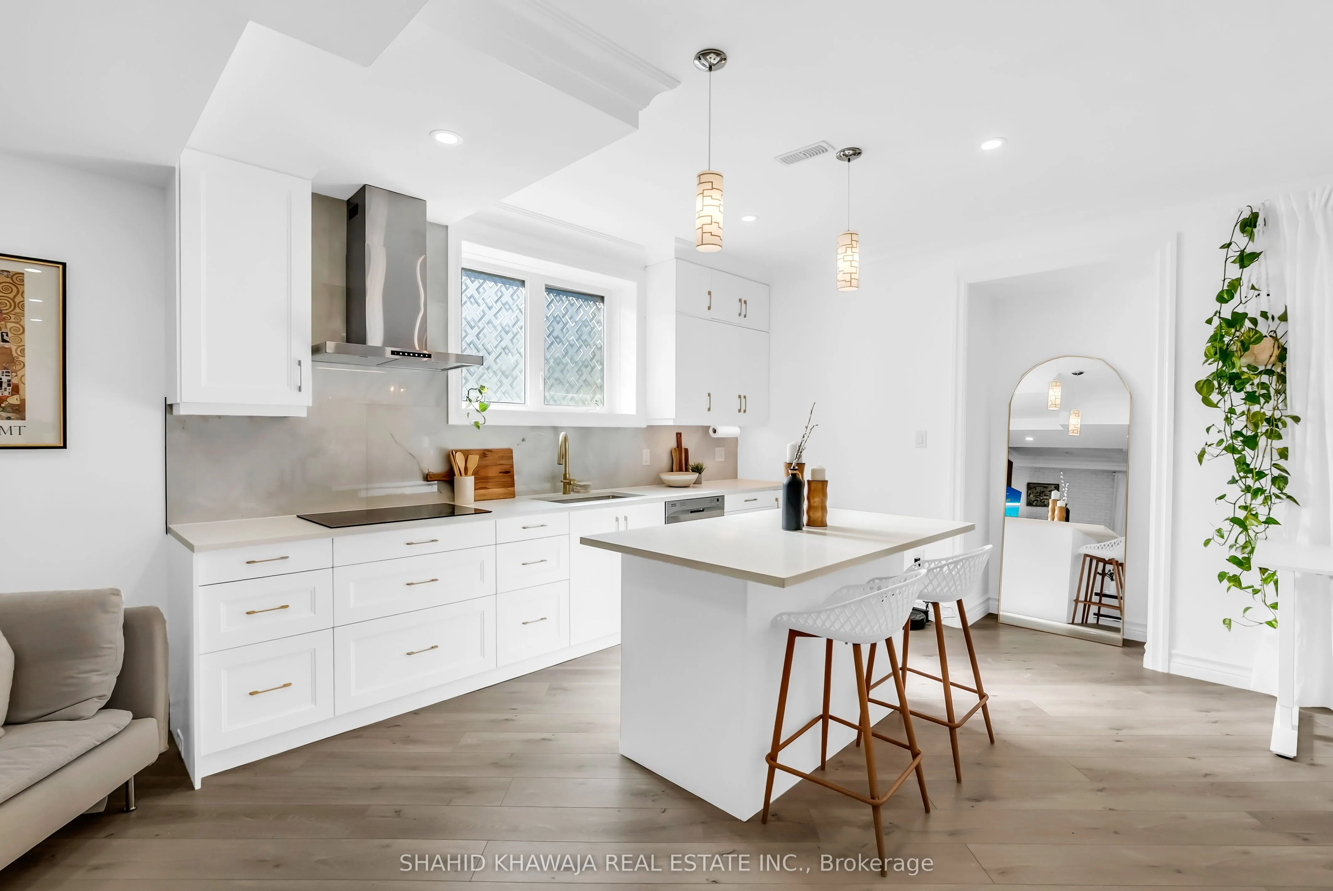 1417 Varelas Passage