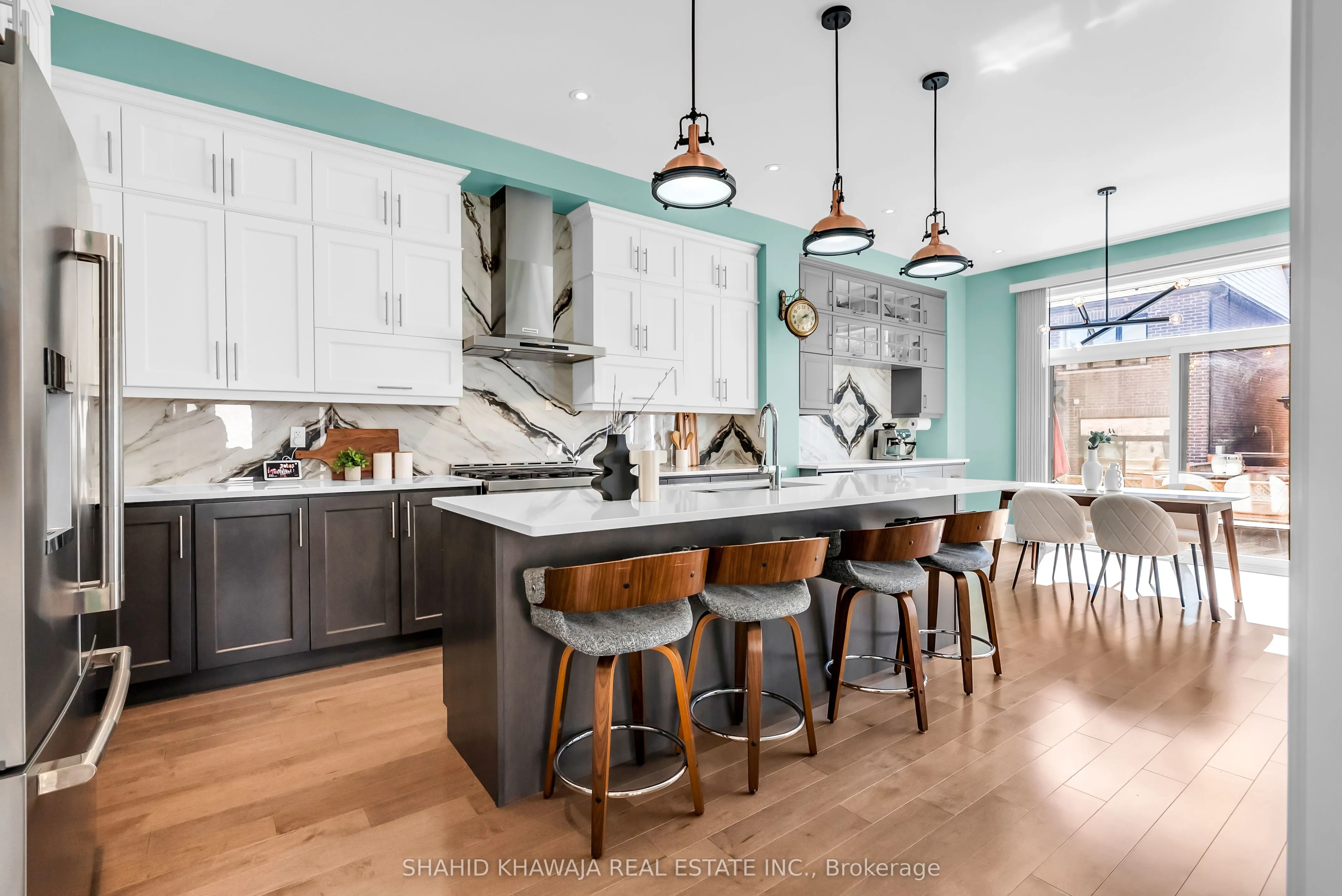 1417 Varelas Passage