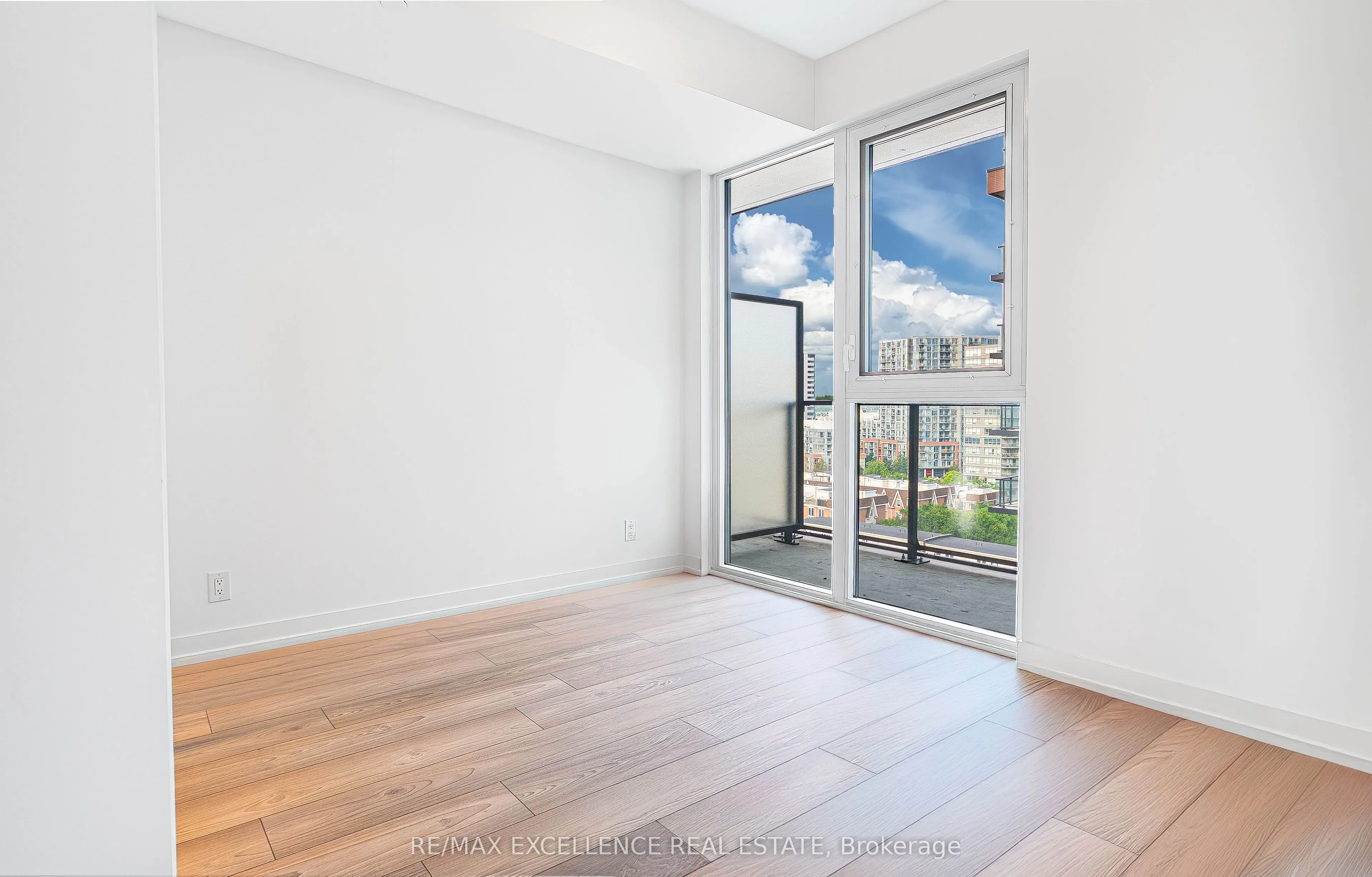 285 Dufferin Street, #927