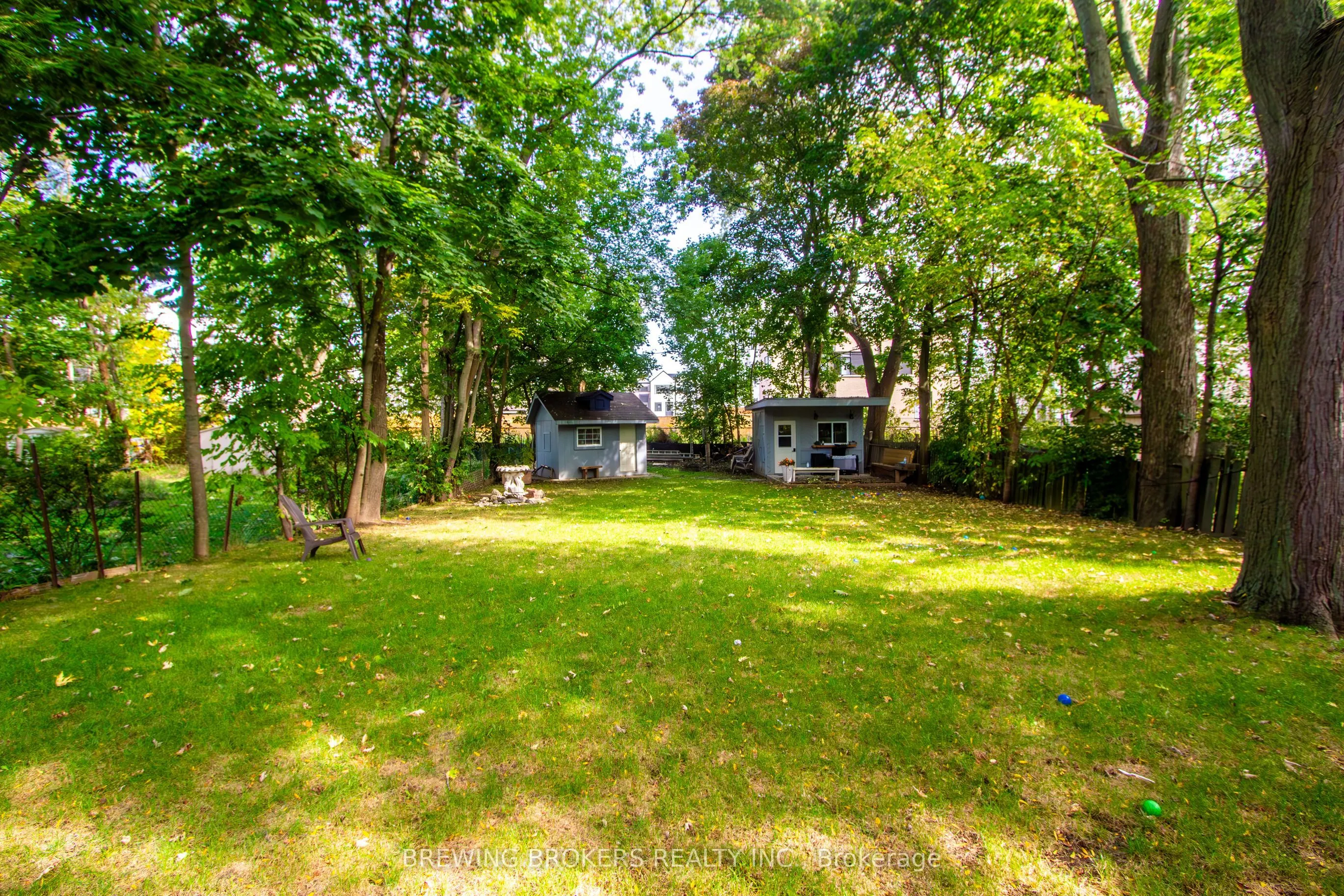 27 Pine Avenue N
