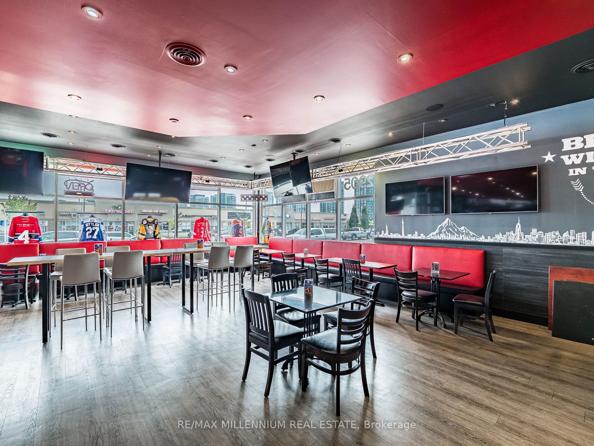 2905 Eglinton Avenue W