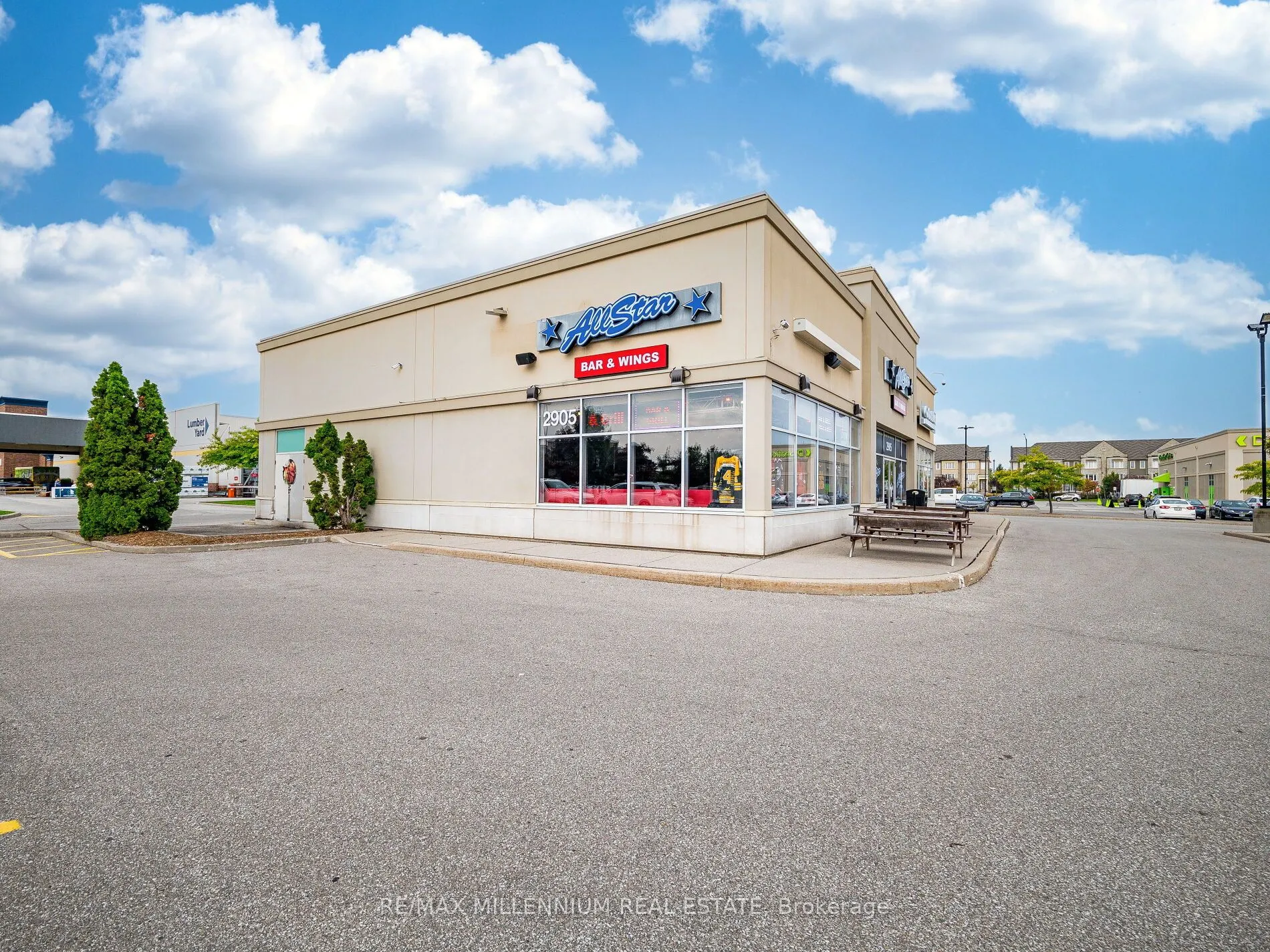 2905 Eglinton Avenue W