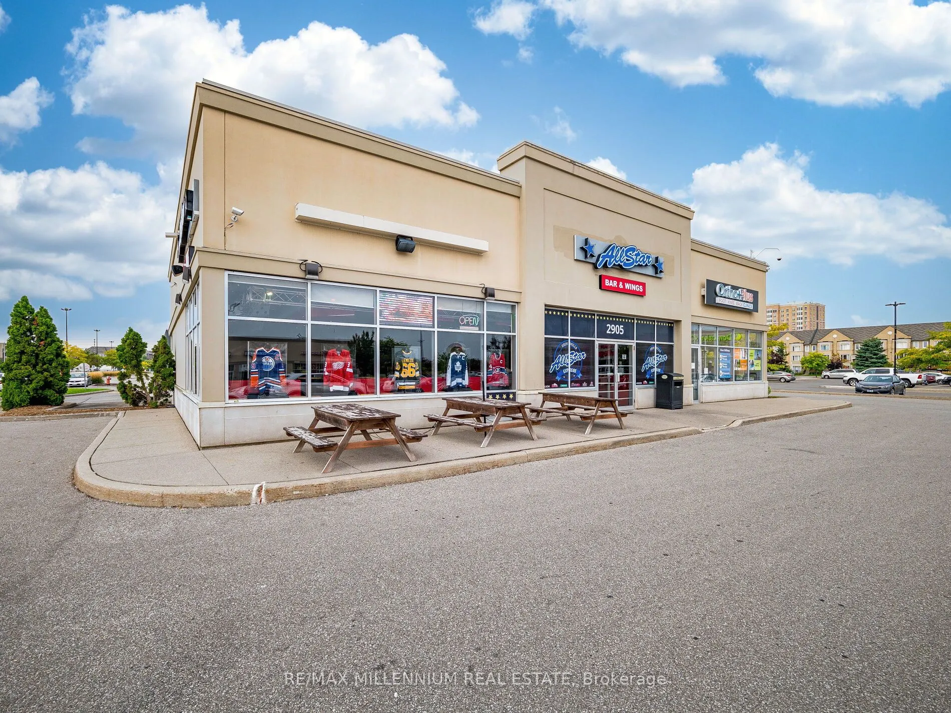 2905 Eglinton Avenue W