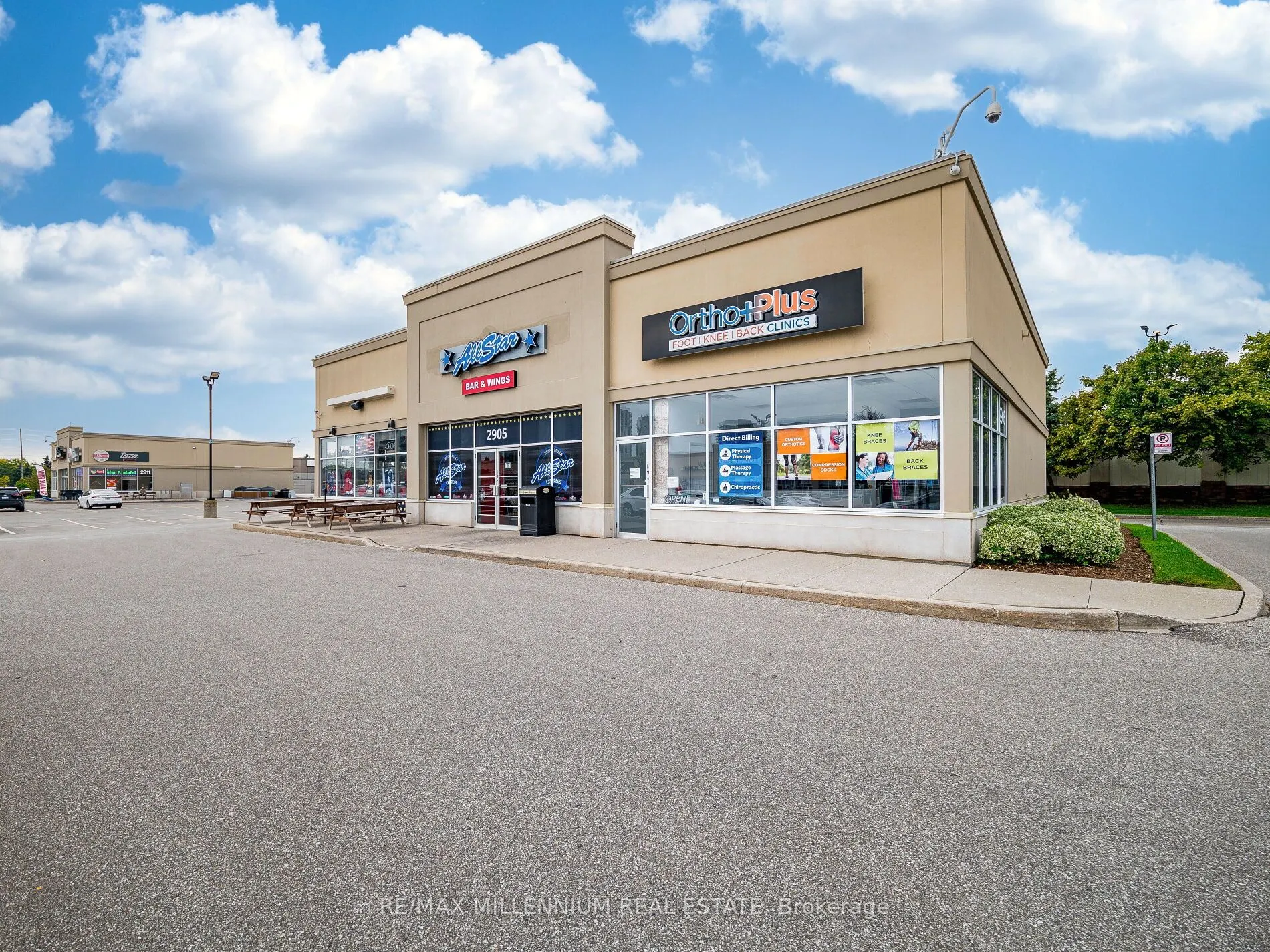 2905 Eglinton Avenue W