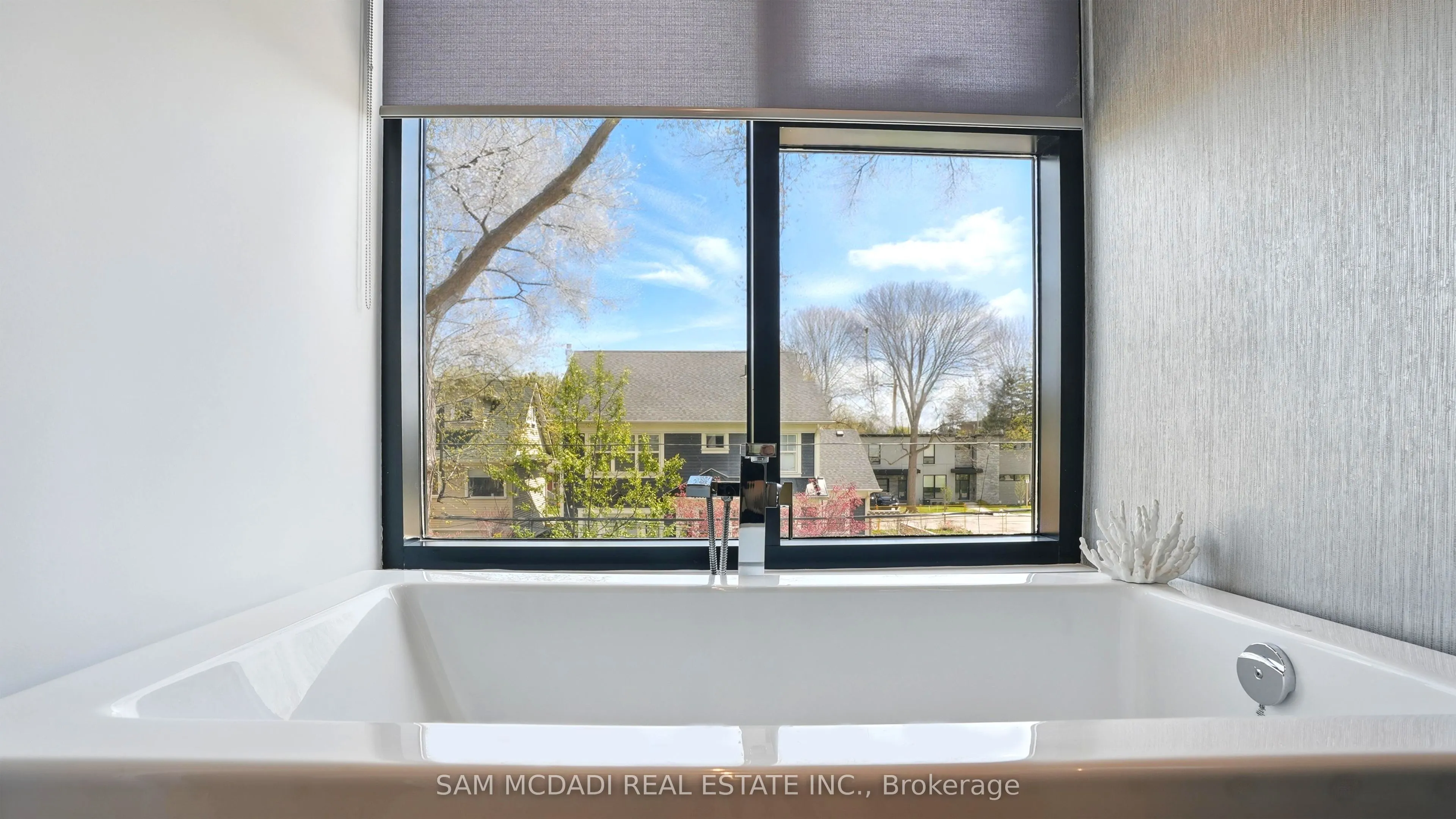 7B Iroquois Avenue