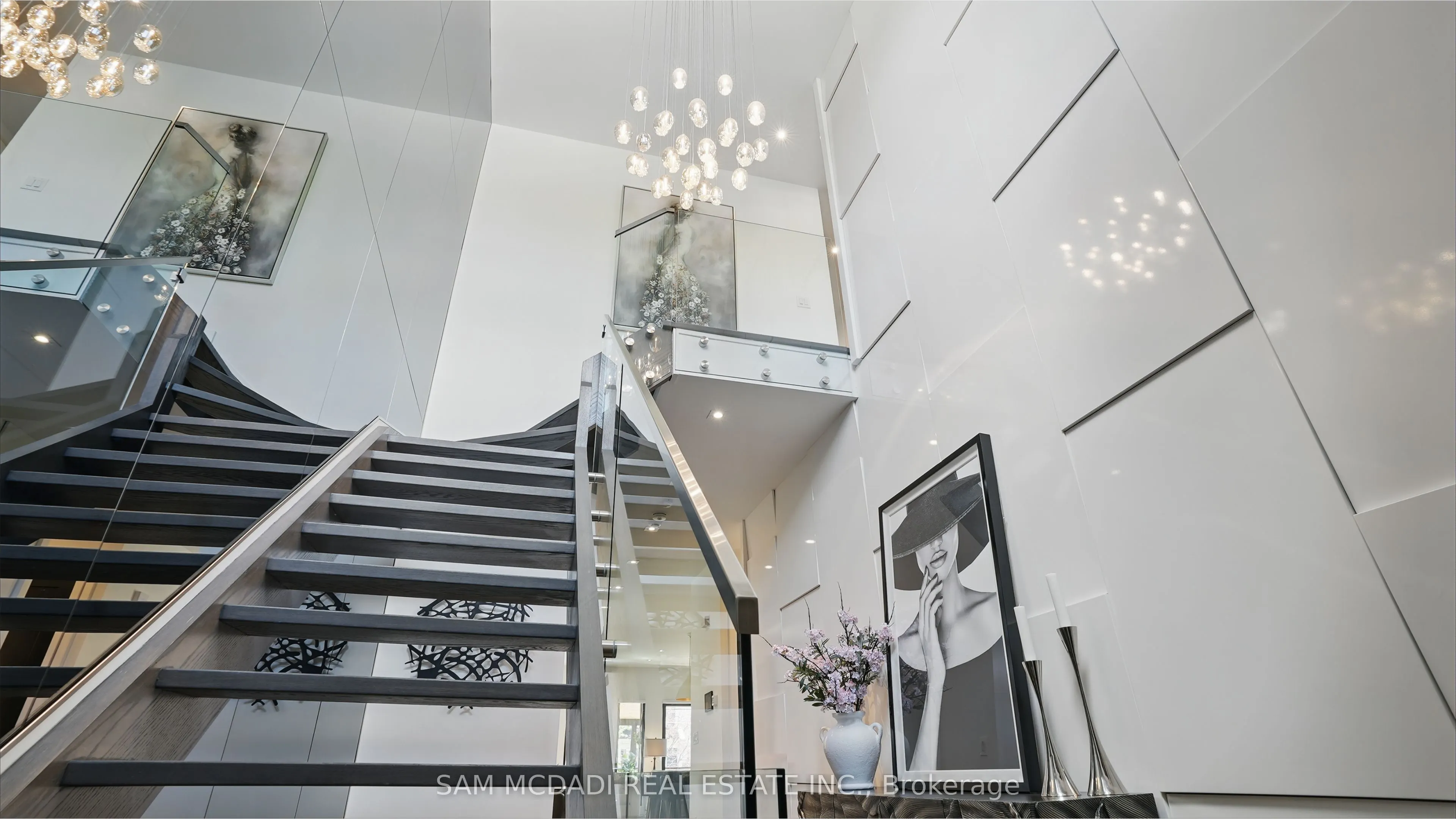 7B Iroquois Avenue