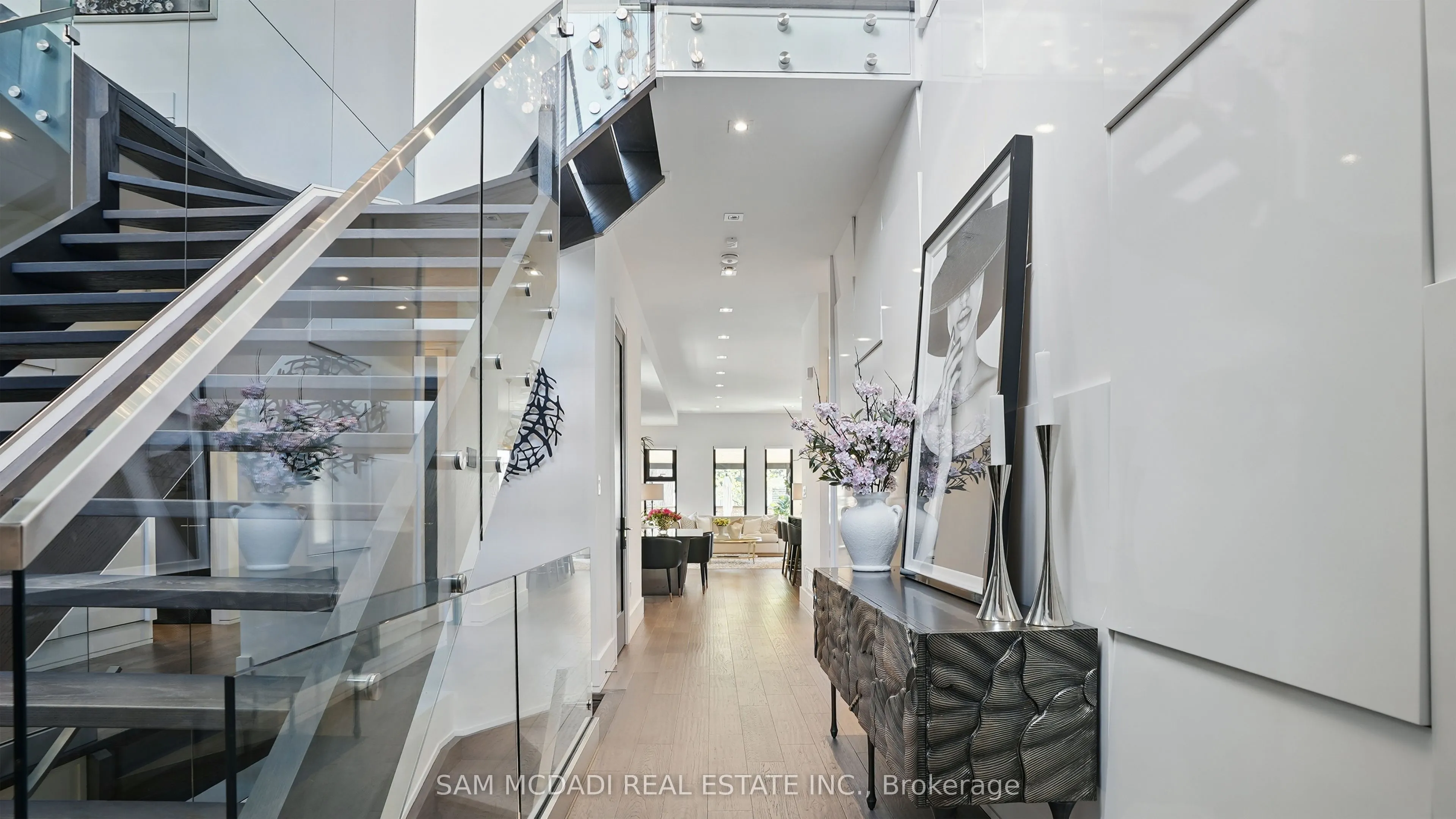 7B Iroquois Avenue