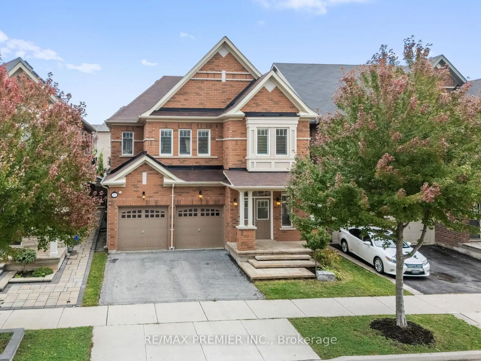 71 Hoey Crescent