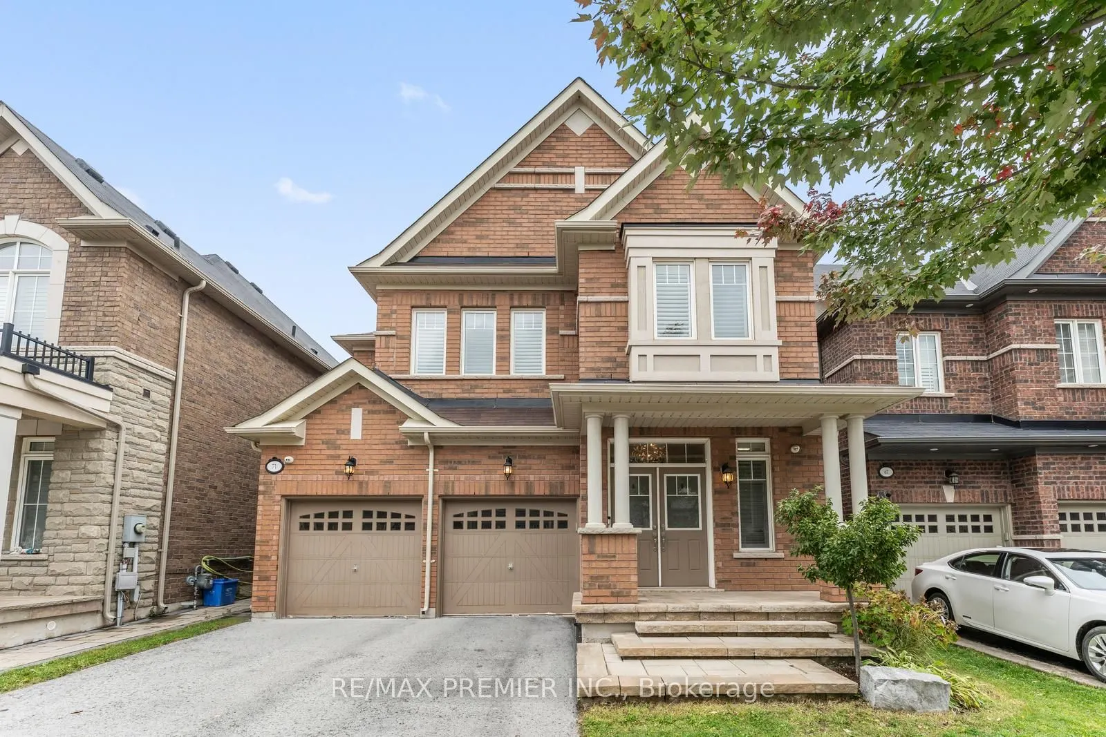 71 Hoey Crescent
