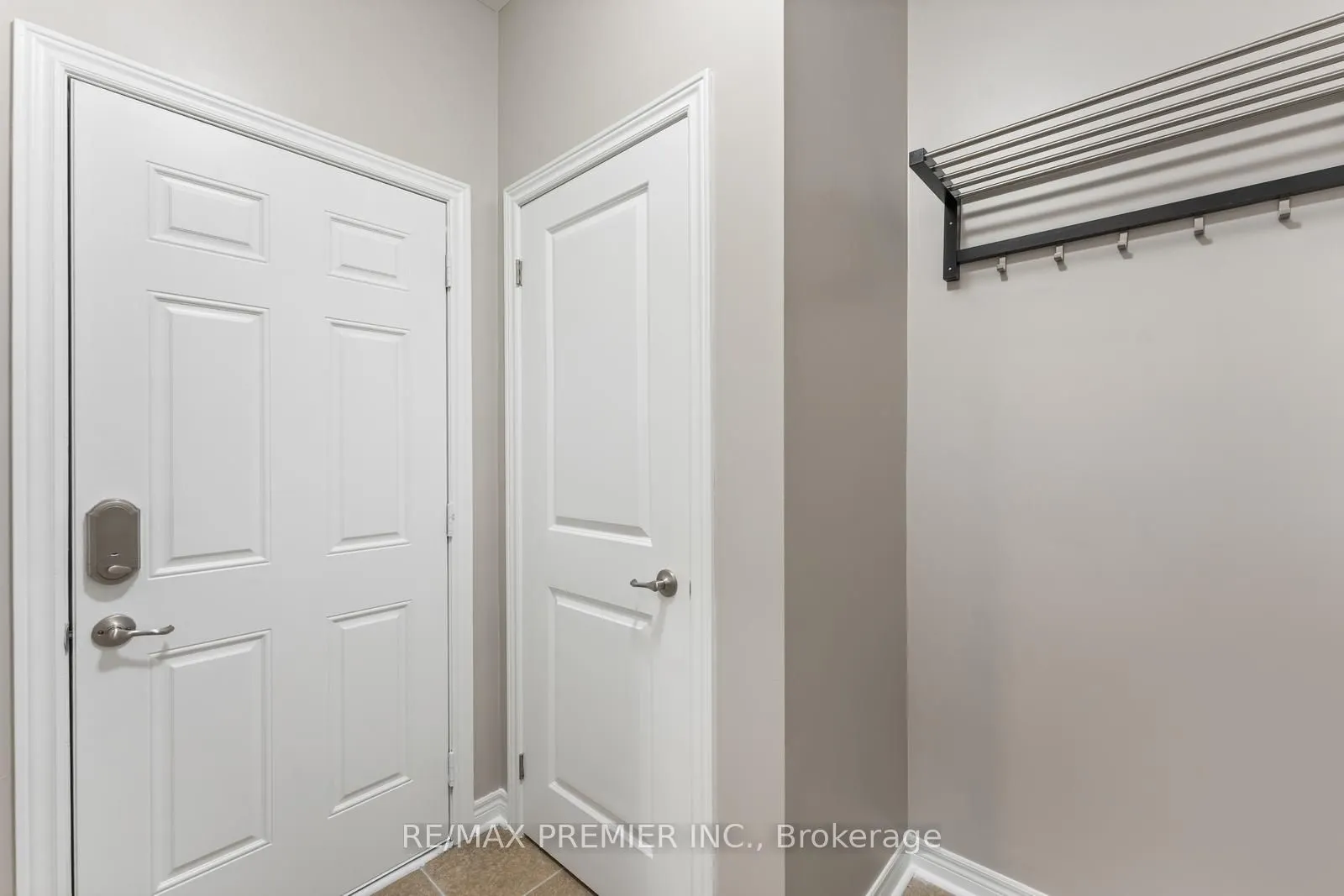 71 Hoey Crescent