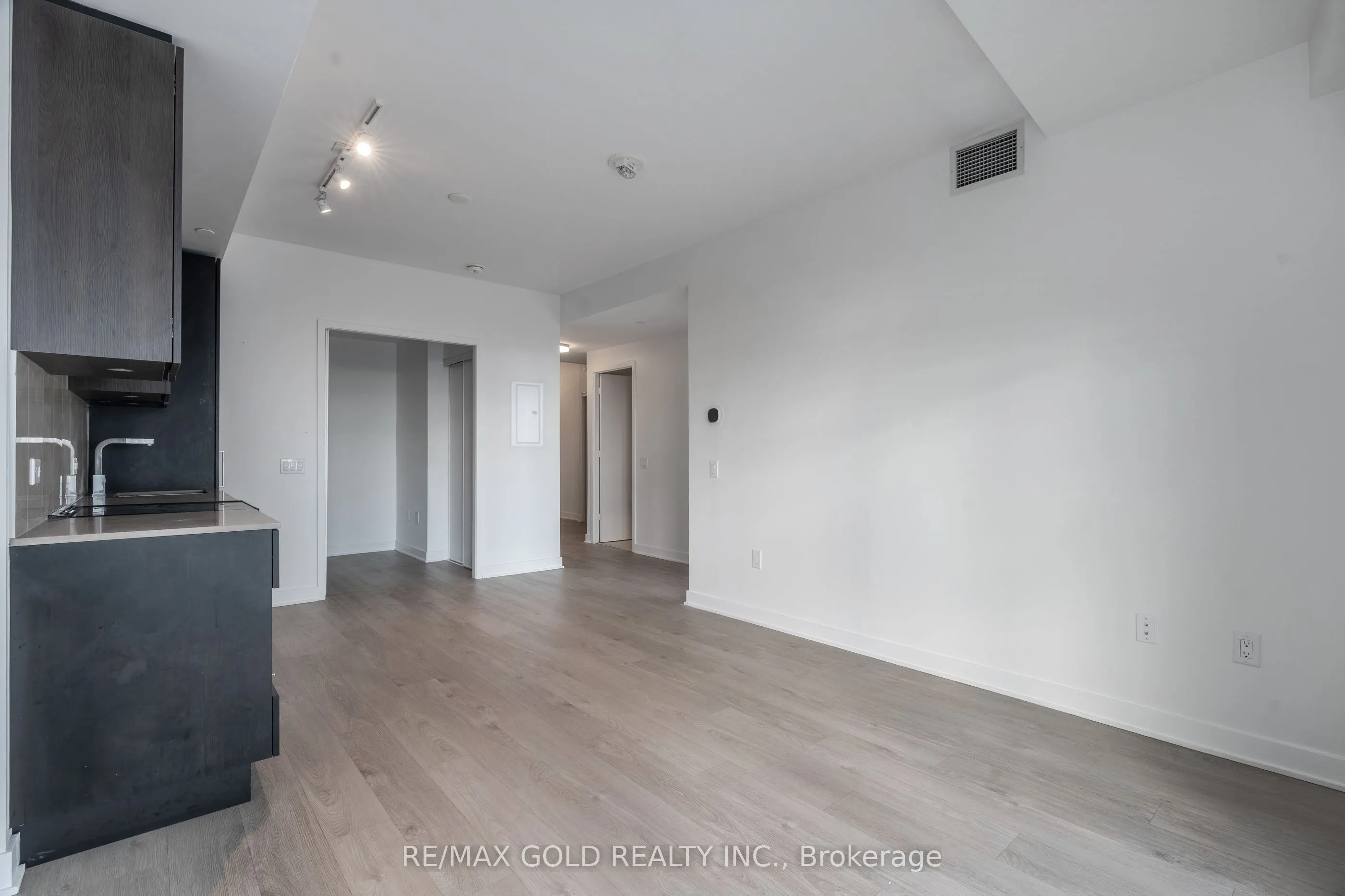 3900 Confederation Parkway, #2707