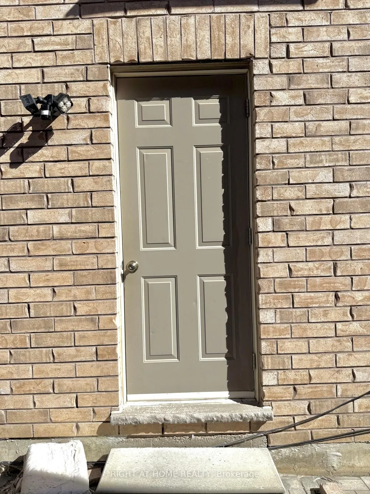 11 Alamosa Court