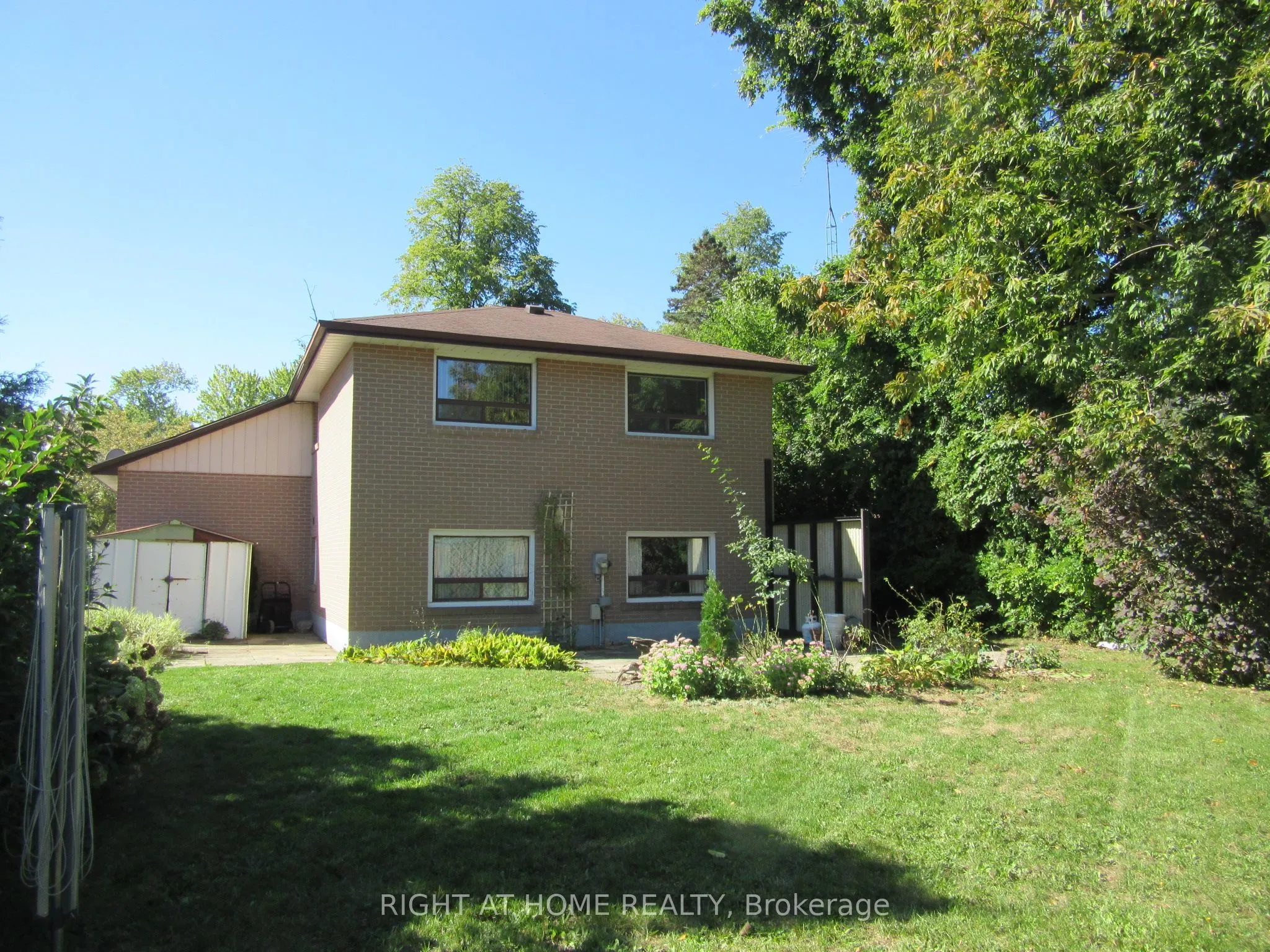 1588 Hobbs Crescent