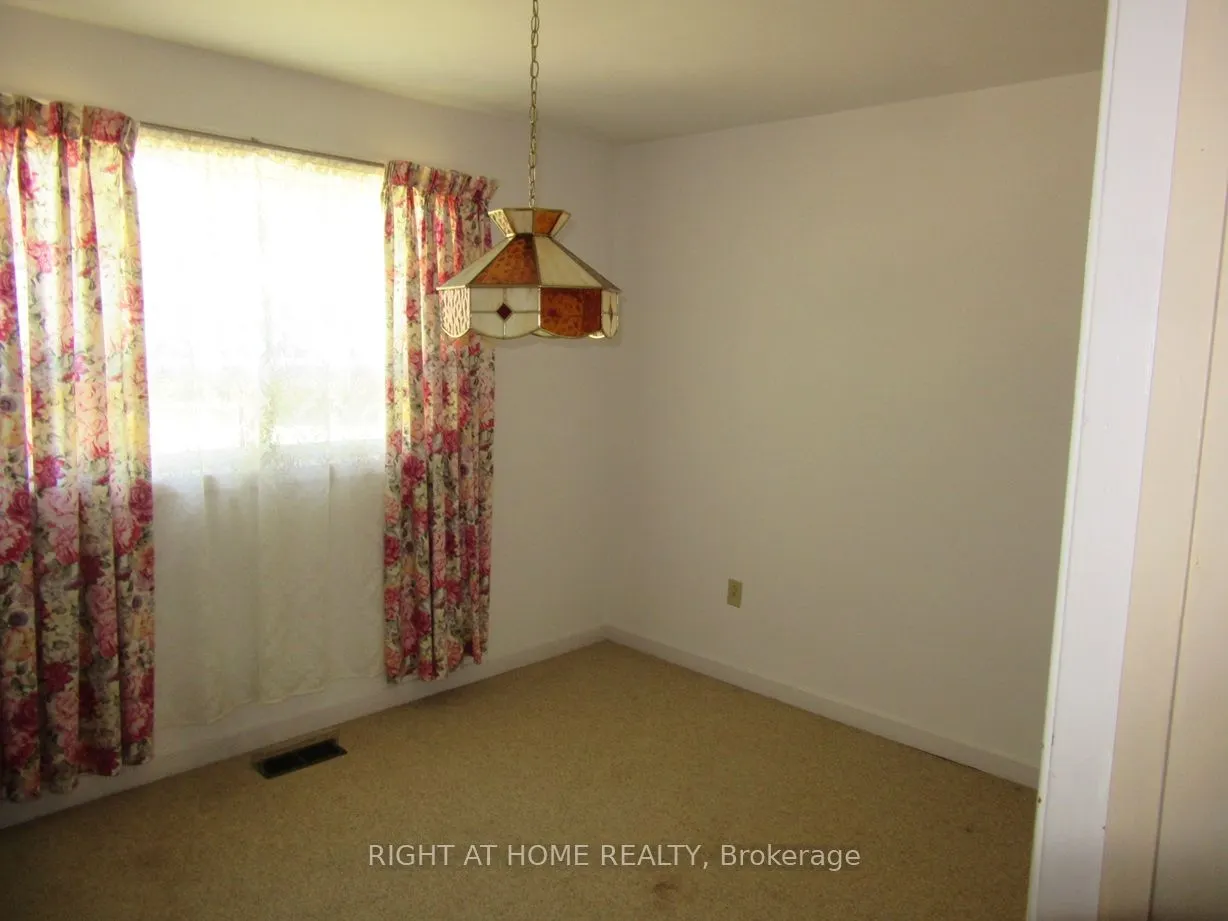 1588 Hobbs Crescent