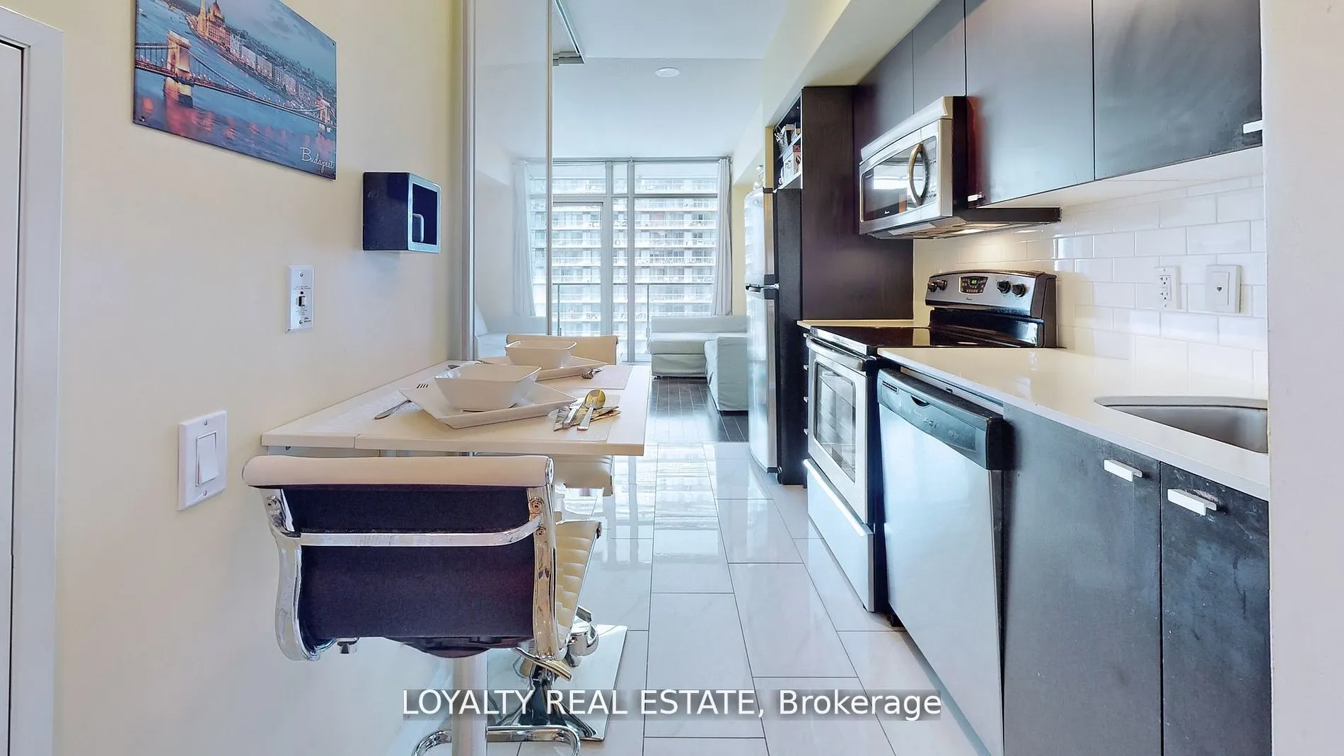 103 The Queensway W, #1810