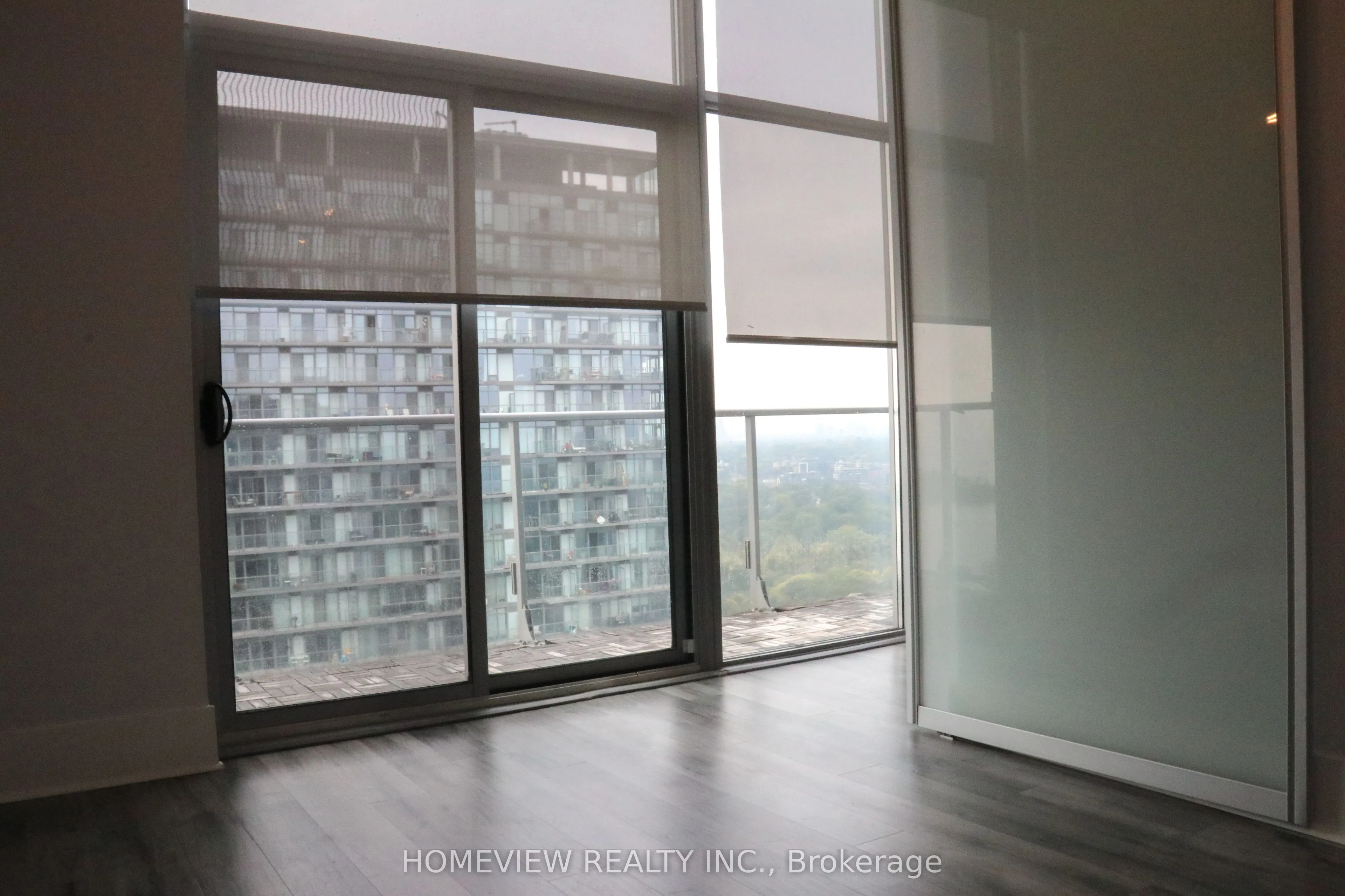103 The Queensway, #PH06